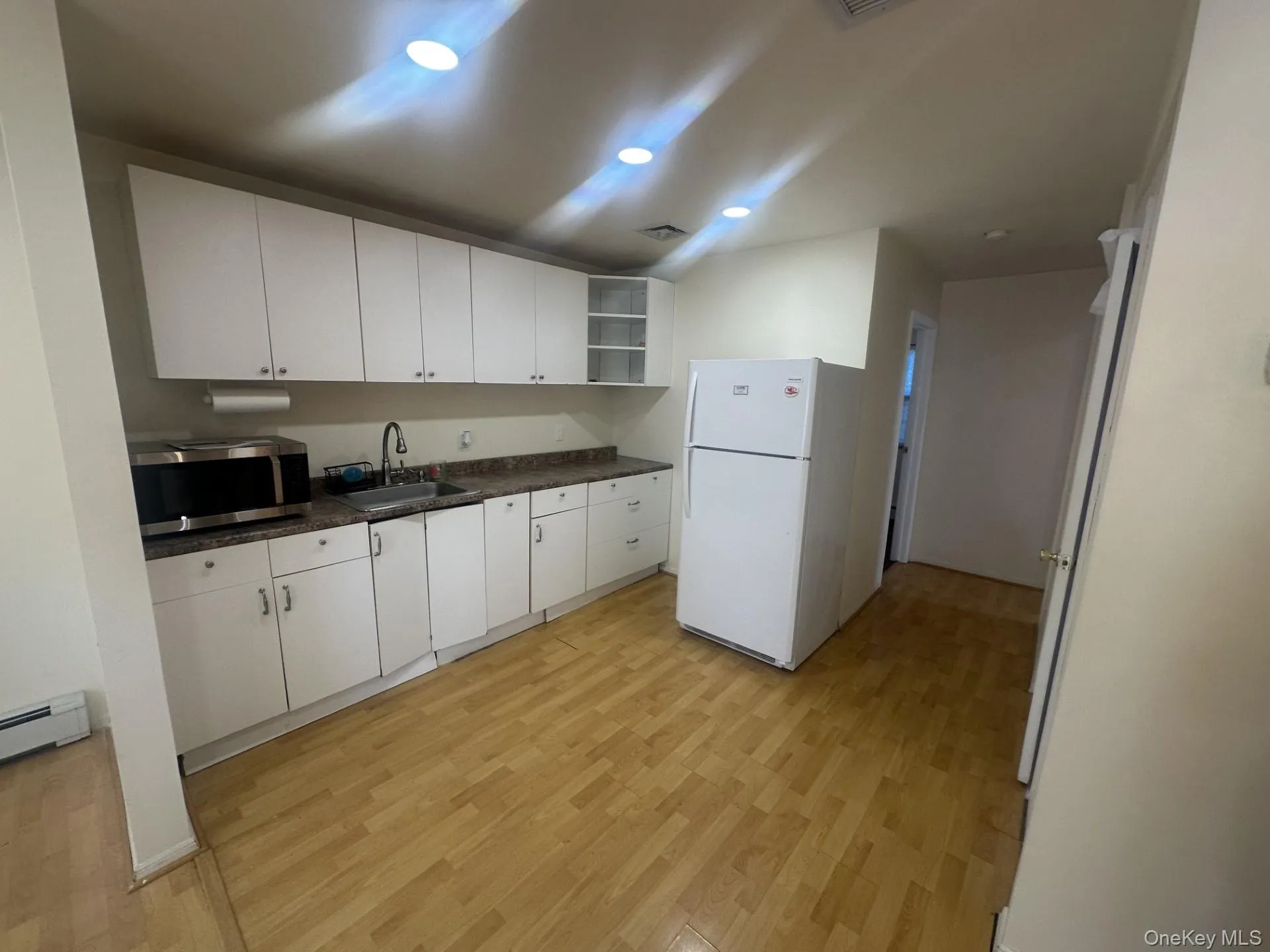 1 Hamlet Road, Hempstead, NY, 4 Bedrooms Bedrooms, 8 Rooms Rooms,2 BathroomsBathrooms,Residential Lease,For Rent,Hamlet,0,993763 1 Hamlet Road, Hempstead, NY, 4 Bedrooms Bedrooms, 8 Rooms Rooms,2 BathroomsBathrooms,Residential Lease,For Rent,Hamlet,0,993763