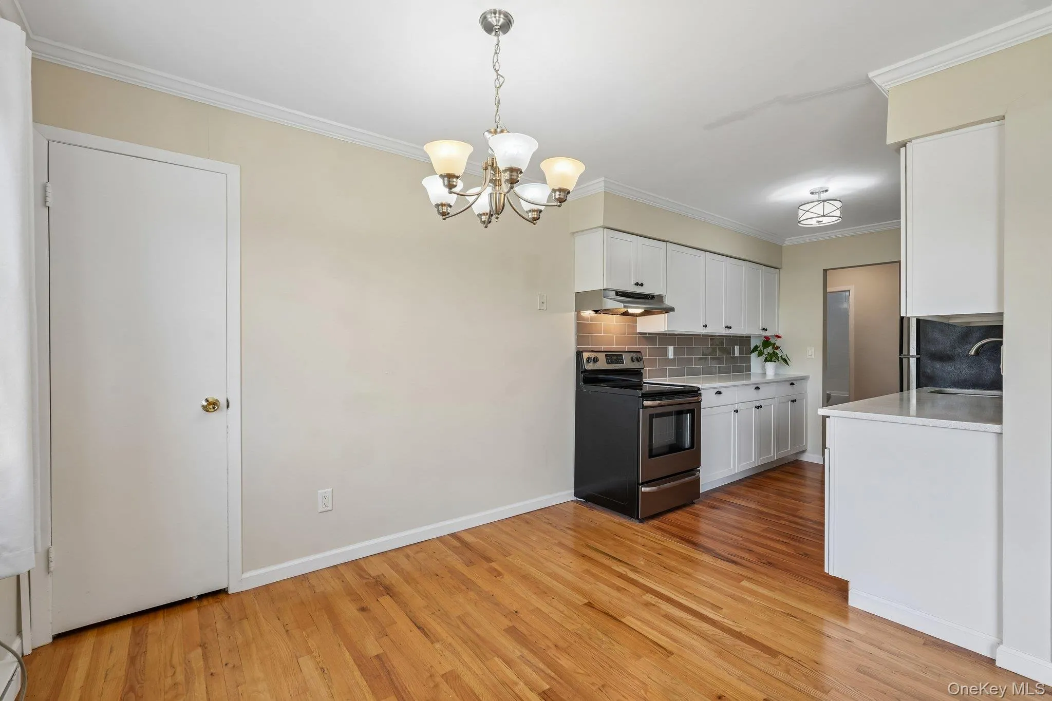 With Walk-in Closet With Walk-in Closet