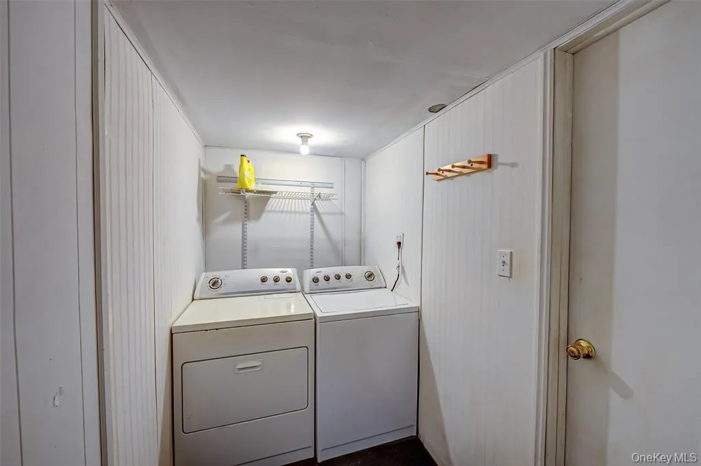 13A Homeland Drive, Huntington, NY, 3 Bedrooms Bedrooms, 7 Rooms Rooms,2 BathroomsBathrooms,Residential Lease,For Rent,Homeland,0,993784 13A Homeland Drive, Huntington, NY, 3 Bedrooms Bedrooms, 7 Rooms Rooms,2 BathroomsBathrooms,Residential Lease,For Rent,Homeland,0,993784