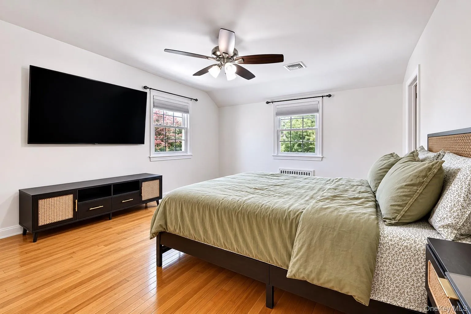 462 Rich Avenue, Mount Vernon, NY, 3 Bedrooms Bedrooms, 6 Rooms Rooms,2 BathroomsBathrooms,Residential,For Rent,Rich,0,993785 462 Rich Avenue, Mount Vernon, NY, 3 Bedrooms Bedrooms, 6 Rooms Rooms,2 BathroomsBathrooms,Residential,For Rent,Rich,0,993785