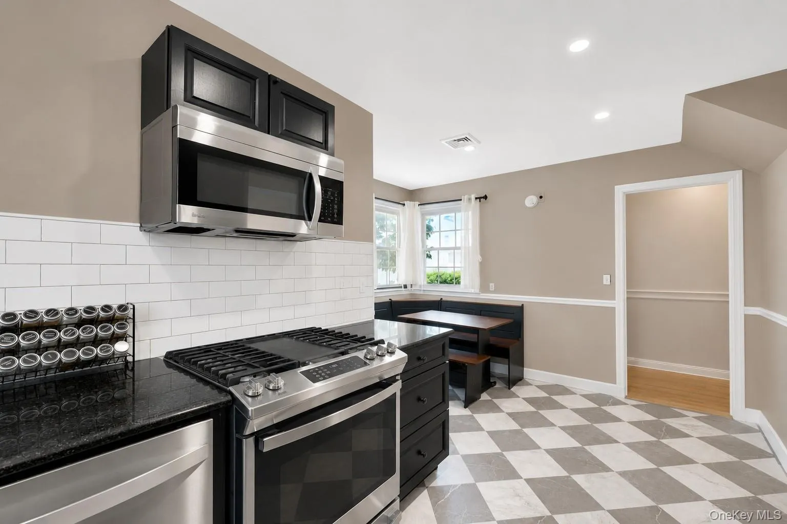 462 Rich Avenue, Mount Vernon, NY, 3 Bedrooms Bedrooms, 6 Rooms Rooms,2 BathroomsBathrooms,Residential,For Rent,Rich,0,993785 462 Rich Avenue, Mount Vernon, NY, 3 Bedrooms Bedrooms, 6 Rooms Rooms,2 BathroomsBathrooms,Residential,For Rent,Rich,0,993785