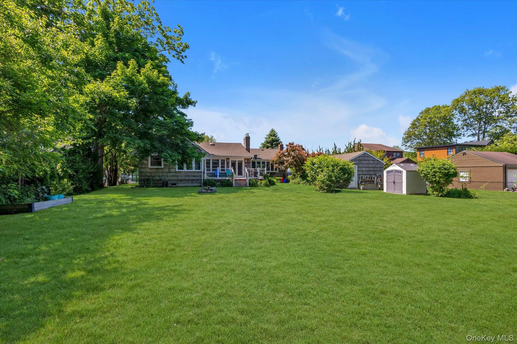 Huge yard! Endless possibilities for a garden, pool, .4 acre property Huge yard! Endless possibilities for a garden, pool, .4 acre property