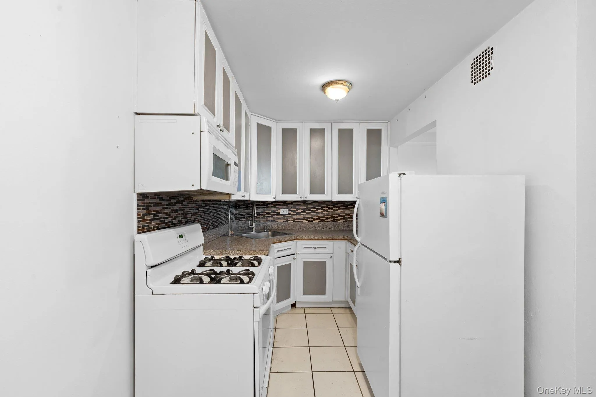 3121 Middletown Road, New York, NY, 1 Bedroom Bedrooms, 4 Rooms Rooms,1 BathroomBathrooms,Residential,For Rent,Middletown,0,993802 3121 Middletown Road, New York, NY, 1 Bedroom Bedrooms, 4 Rooms Rooms,1 BathroomBathrooms,Residential,For Rent,Middletown,0,993802