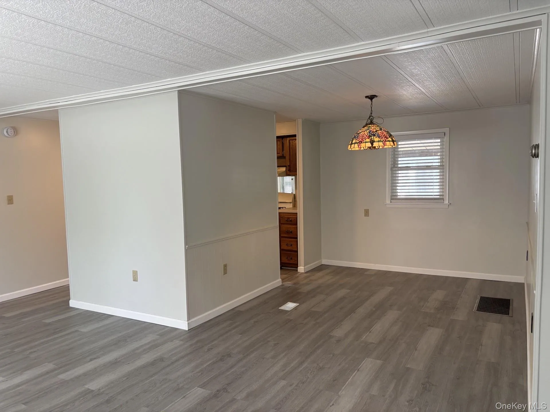 101 West Lane, Riverhead, NY, 2 Bedrooms Bedrooms, 8 Rooms Rooms,2 BathroomsBathrooms,Residential,For Rent,West,0,993806 101 West Lane, Riverhead, NY, 2 Bedrooms Bedrooms, 8 Rooms Rooms,2 BathroomsBathrooms,Residential,For Rent,West,0,993806