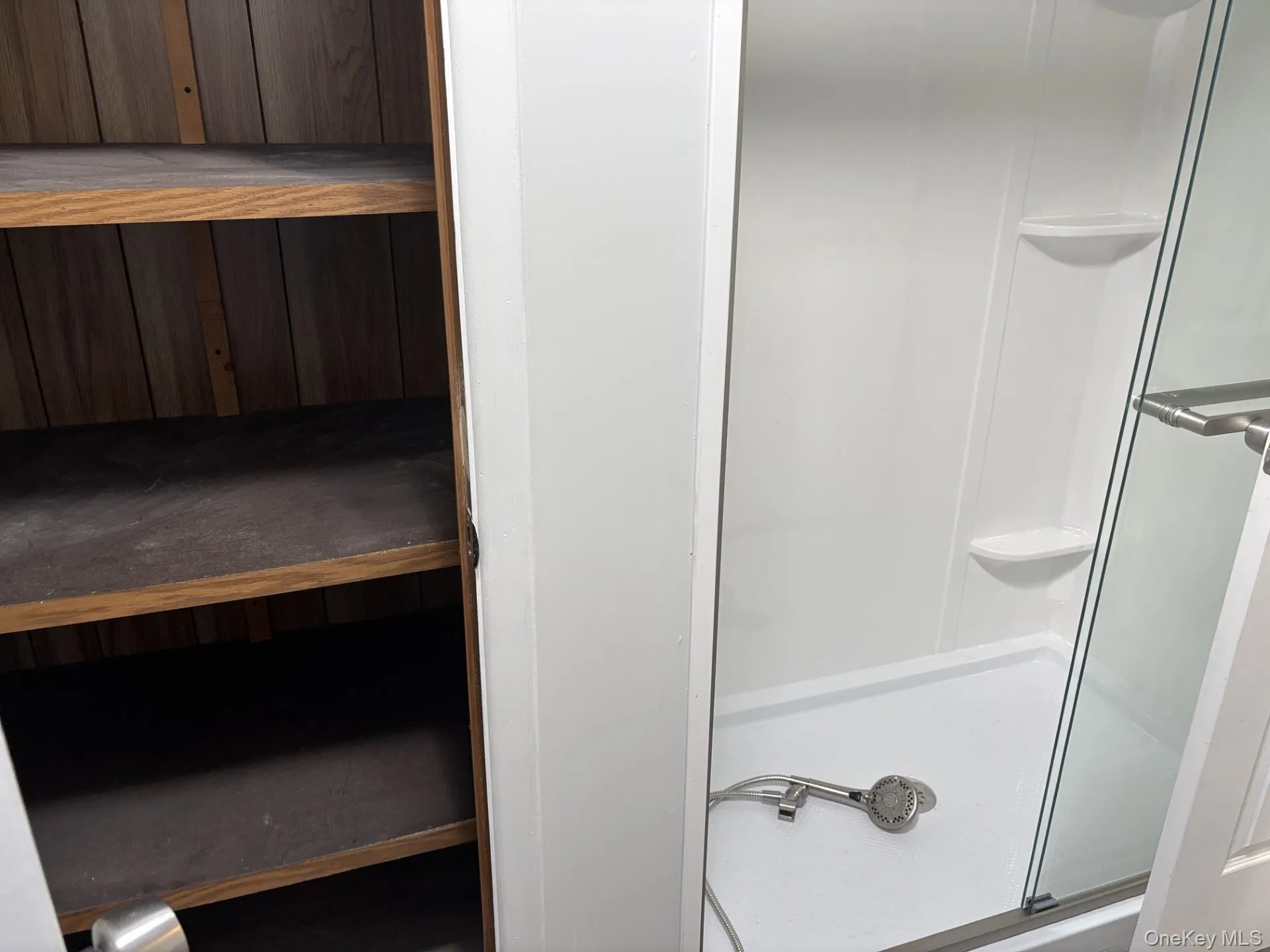 101 West Lane, Riverhead, NY, 2 Bedrooms Bedrooms, 8 Rooms Rooms,2 BathroomsBathrooms,Residential,For Rent,West,0,993806 101 West Lane, Riverhead, NY, 2 Bedrooms Bedrooms, 8 Rooms Rooms,2 BathroomsBathrooms,Residential,For Rent,West,0,993806