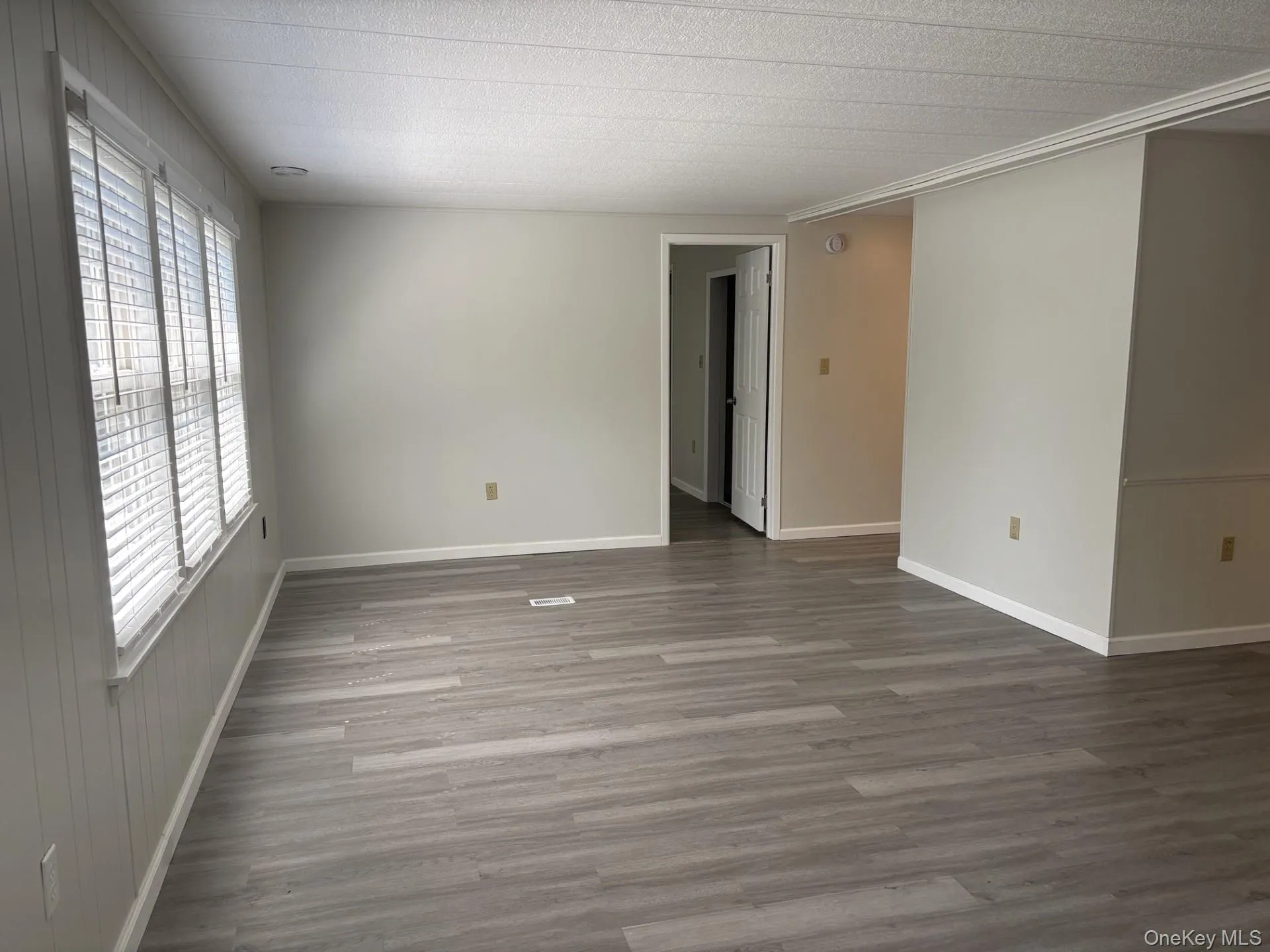 101 West Lane, Riverhead, NY, 2 Bedrooms Bedrooms, 8 Rooms Rooms,2 BathroomsBathrooms,Residential,For Rent,West,0,993806 101 West Lane, Riverhead, NY, 2 Bedrooms Bedrooms, 8 Rooms Rooms,2 BathroomsBathrooms,Residential,For Rent,West,0,993806