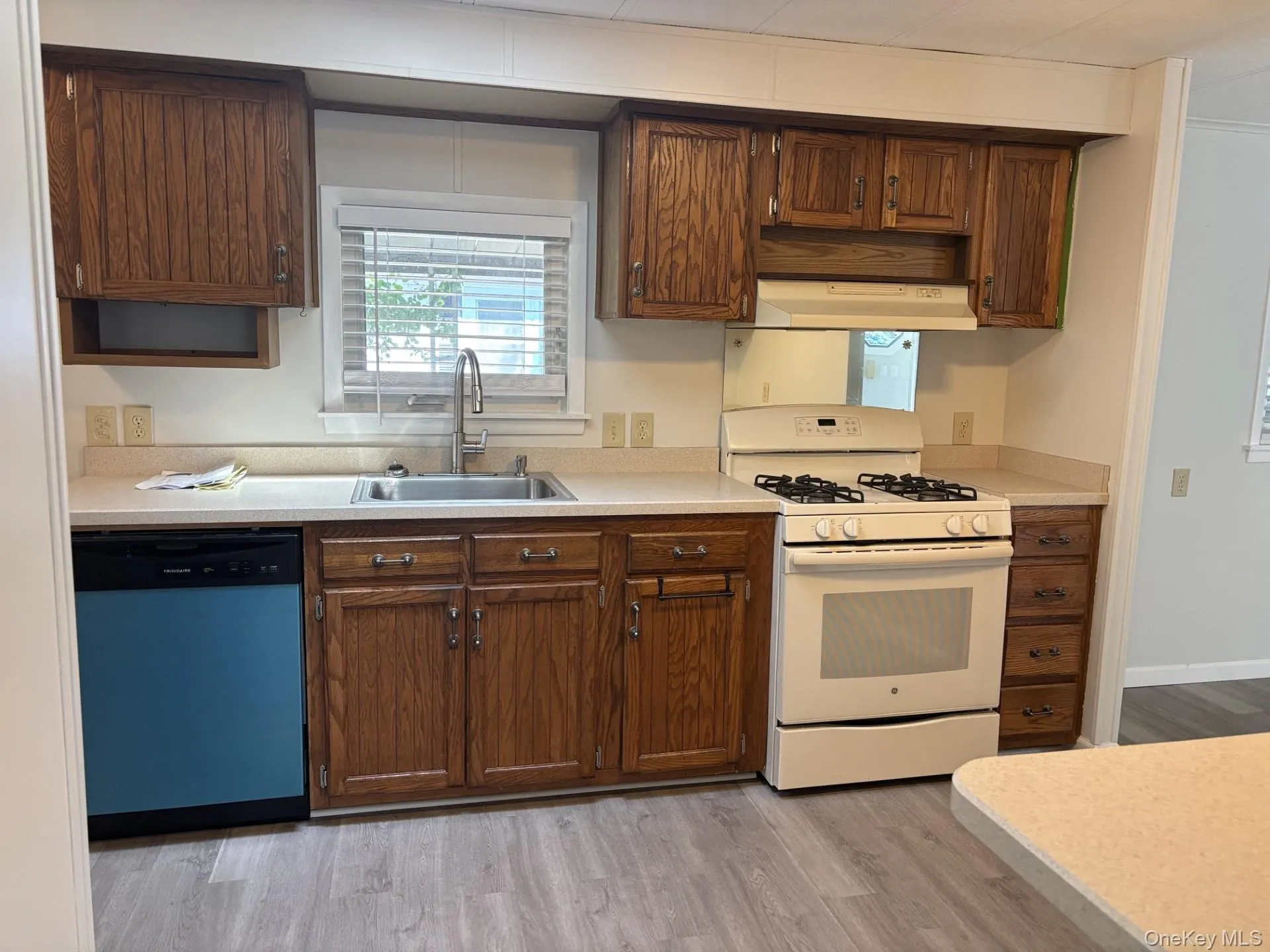 101 West Lane, Riverhead, NY, 2 Bedrooms Bedrooms, 8 Rooms Rooms,2 BathroomsBathrooms,Residential,For Rent,West,0,993806 101 West Lane, Riverhead, NY, 2 Bedrooms Bedrooms, 8 Rooms Rooms,2 BathroomsBathrooms,Residential,For Rent,West,0,993806