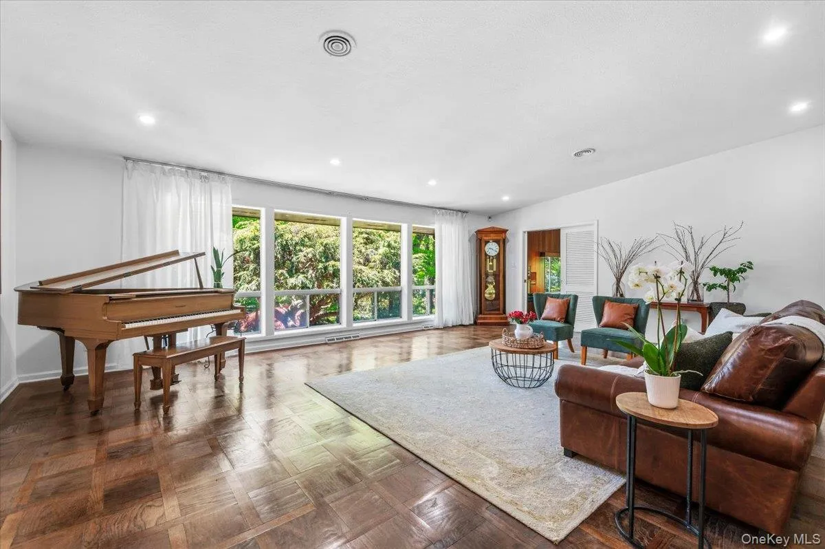 55 Rolling Hill Lane, Oyster Bay, NY, 4 Bedrooms Bedrooms, 10 Rooms Rooms,2 BathroomsBathrooms,Residential,For Rent,Rolling Hill,0,993811 55 Rolling Hill Lane, Oyster Bay, NY, 4 Bedrooms Bedrooms, 10 Rooms Rooms,2 BathroomsBathrooms,Residential,For Rent,Rolling Hill,0,993811