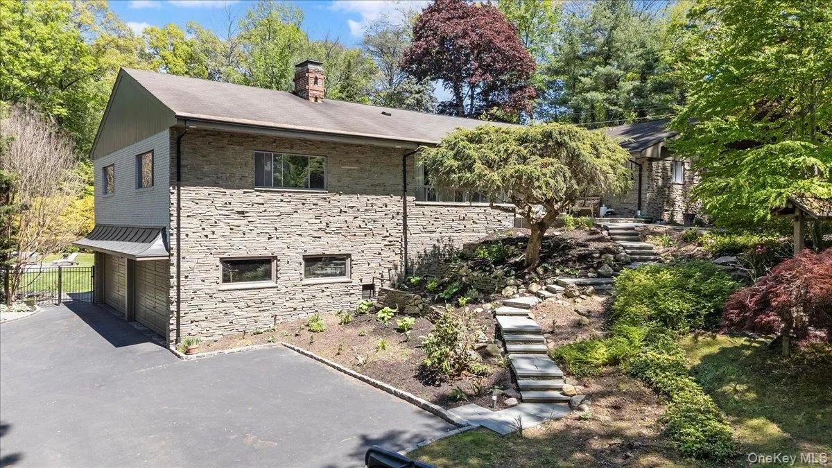 55 Rolling Hill Lane, Oyster Bay, NY, 4 Bedrooms Bedrooms, 10 Rooms Rooms,2 BathroomsBathrooms,Residential,For Rent,Rolling Hill,0,993811 55 Rolling Hill Lane, Oyster Bay, NY, 4 Bedrooms Bedrooms, 10 Rooms Rooms,2 BathroomsBathrooms,Residential,For Rent,Rolling Hill,0,993811