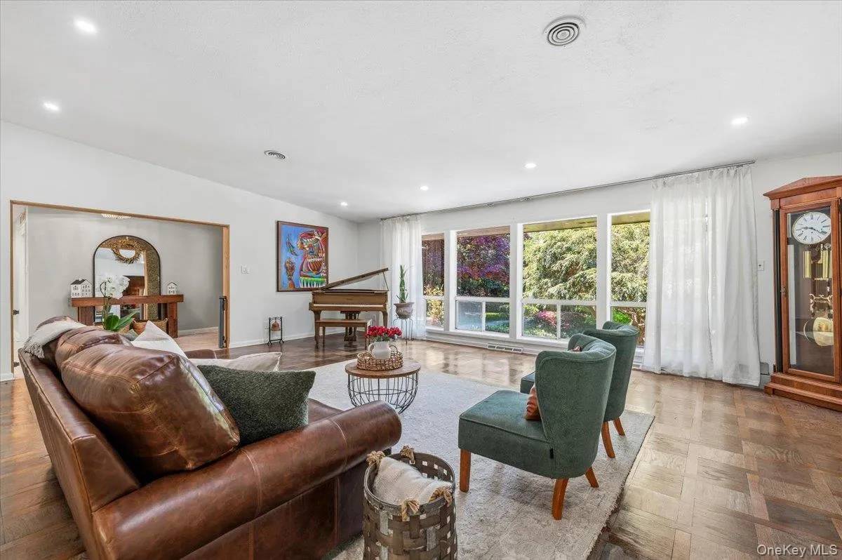 55 Rolling Hill Lane, Oyster Bay, NY, 4 Bedrooms Bedrooms, 10 Rooms Rooms,2 BathroomsBathrooms,Residential,For Rent,Rolling Hill,0,993811 55 Rolling Hill Lane, Oyster Bay, NY, 4 Bedrooms Bedrooms, 10 Rooms Rooms,2 BathroomsBathrooms,Residential,For Rent,Rolling Hill,0,993811