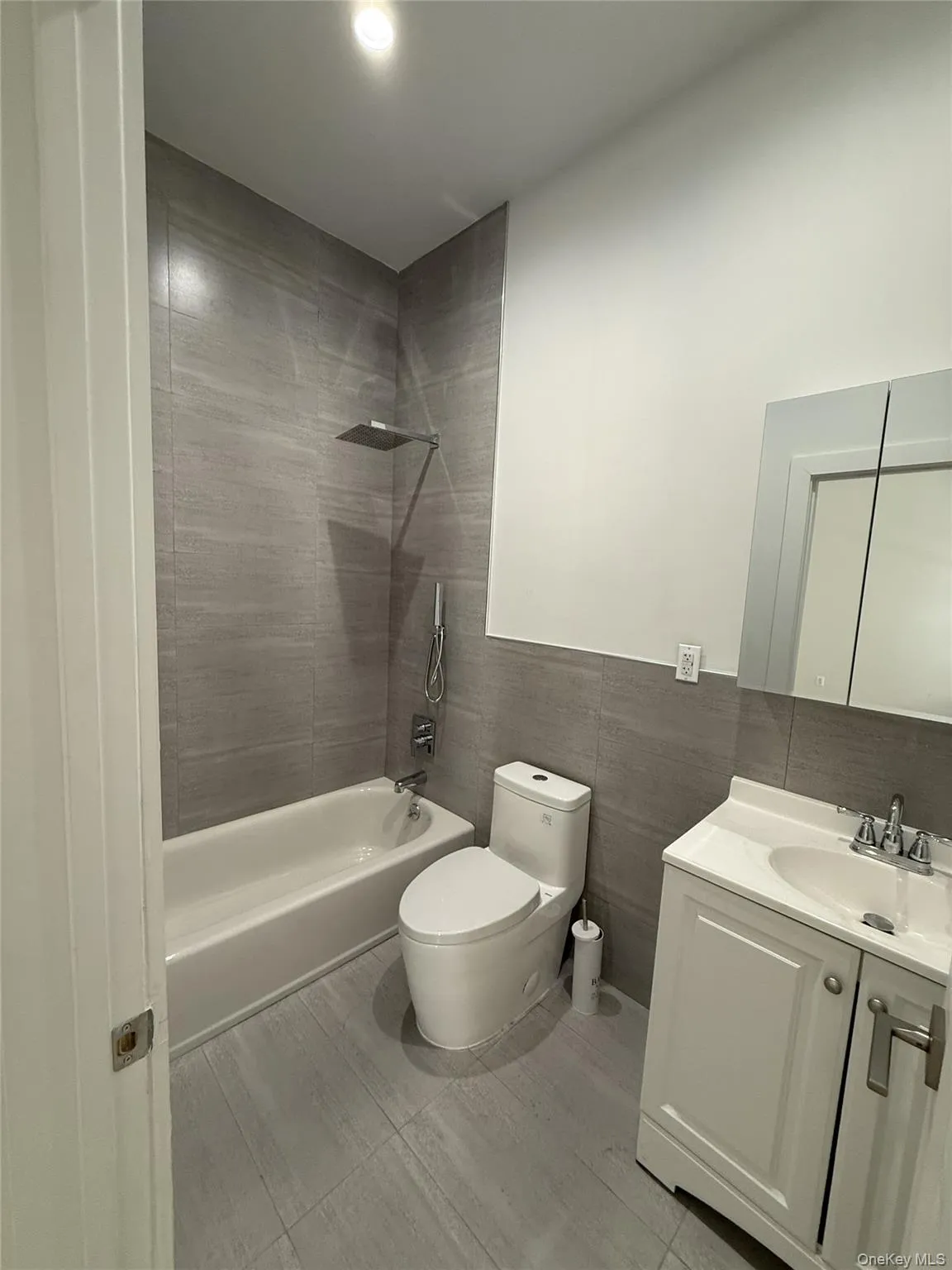 4815 Church Avenue, New York, NY, 2 Bedrooms Bedrooms, 5 Rooms Rooms,1 BathroomBathrooms,Residential Lease,For Rent,Church,0,993825 4815 Church Avenue, New York, NY, 2 Bedrooms Bedrooms, 5 Rooms Rooms,1 BathroomBathrooms,Residential Lease,For Rent,Church,0,993825
