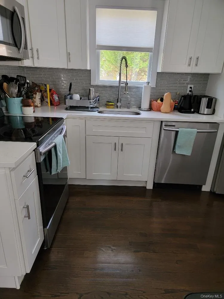 150 Ponquogue Avenue, Southampton, NY, 3 Bedrooms Bedrooms, 8 Rooms Rooms,1 BathroomBathrooms,Residential Lease,For Rent,Ponquogue,0,993833 150 Ponquogue Avenue, Southampton, NY, 3 Bedrooms Bedrooms, 8 Rooms Rooms,1 BathroomBathrooms,Residential Lease,For Rent,Ponquogue,0,993833