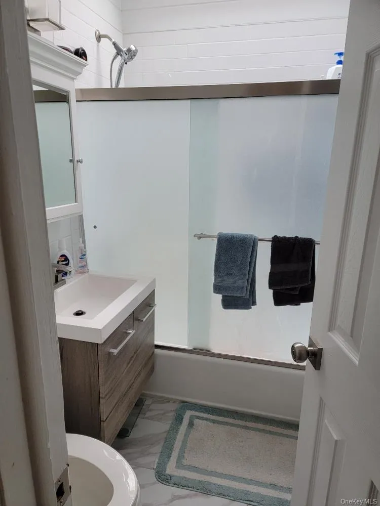 150 Ponquogue Avenue, Southampton, NY, 3 Bedrooms Bedrooms, 8 Rooms Rooms,1 BathroomBathrooms,Residential Lease,For Rent,Ponquogue,0,993833 150 Ponquogue Avenue, Southampton, NY, 3 Bedrooms Bedrooms, 8 Rooms Rooms,1 BathroomBathrooms,Residential Lease,For Rent,Ponquogue,0,993833