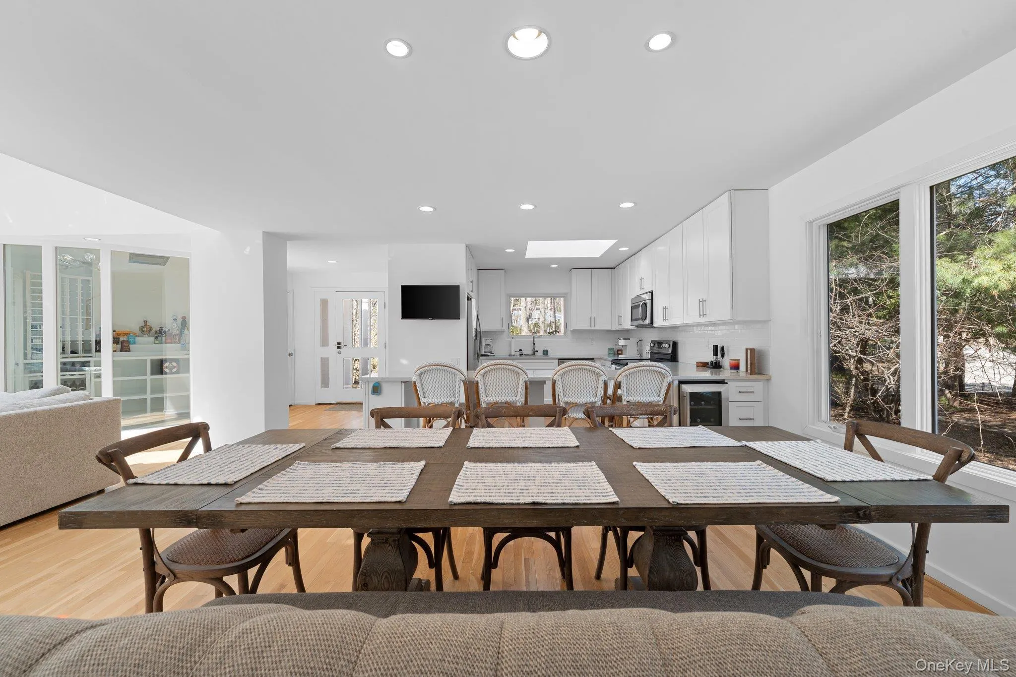 35 Ely Brook Road, East Hampton, NY, 5 Bedrooms Bedrooms, 9 Rooms Rooms,4 BathroomsBathrooms,Residential Lease,For Rent,Ely Brook,0,993841 35 Ely Brook Road, East Hampton, NY, 5 Bedrooms Bedrooms, 9 Rooms Rooms,4 BathroomsBathrooms,Residential Lease,For Rent,Ely Brook,0,993841