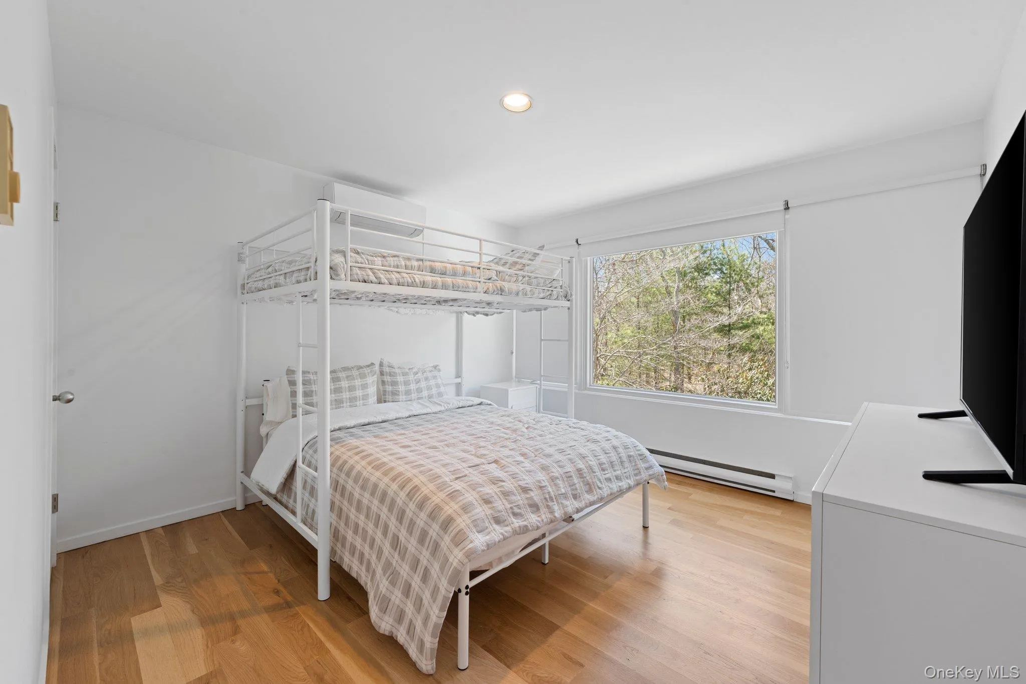 35 Ely Brook Road, East Hampton, NY, 5 Bedrooms Bedrooms, 9 Rooms Rooms,4 BathroomsBathrooms,Residential Lease,For Rent,Ely Brook,0,993841 35 Ely Brook Road, East Hampton, NY, 5 Bedrooms Bedrooms, 9 Rooms Rooms,4 BathroomsBathrooms,Residential Lease,For Rent,Ely Brook,0,993841