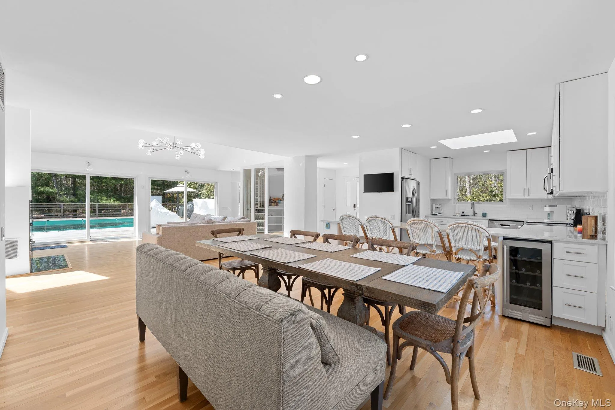 35 Ely Brook Road, East Hampton, NY, 5 Bedrooms Bedrooms, 9 Rooms Rooms,4 BathroomsBathrooms,Residential Lease,For Rent,Ely Brook,0,993841 35 Ely Brook Road, East Hampton, NY, 5 Bedrooms Bedrooms, 9 Rooms Rooms,4 BathroomsBathrooms,Residential Lease,For Rent,Ely Brook,0,993841