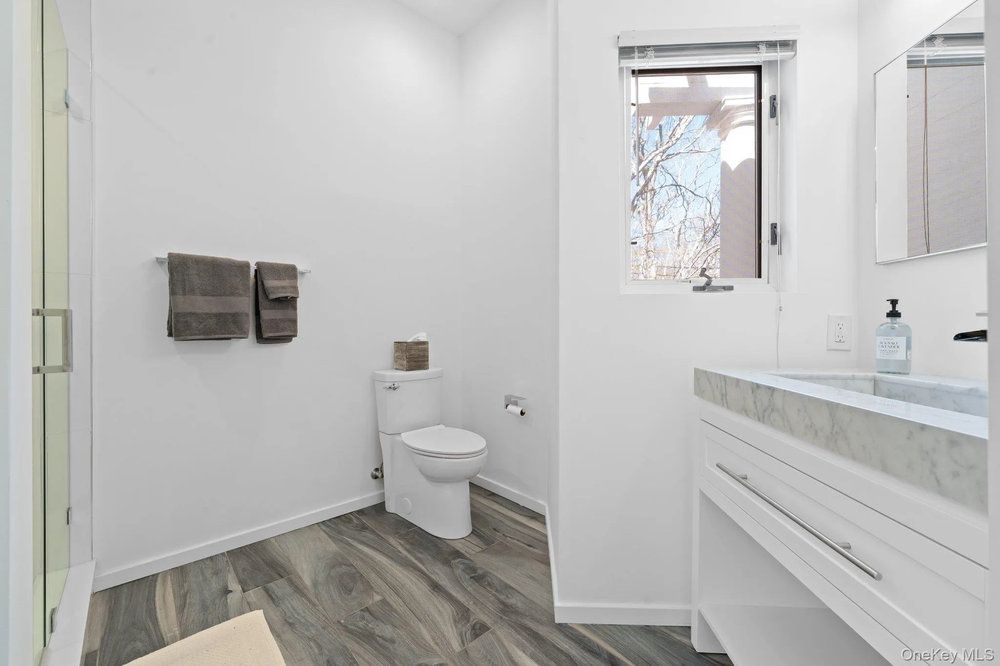 35 Ely Brook Road, East Hampton, NY, 5 Bedrooms Bedrooms, 9 Rooms Rooms,4 BathroomsBathrooms,Residential Lease,For Rent,Ely Brook,0,993841 35 Ely Brook Road, East Hampton, NY, 5 Bedrooms Bedrooms, 9 Rooms Rooms,4 BathroomsBathrooms,Residential Lease,For Rent,Ely Brook,0,993841