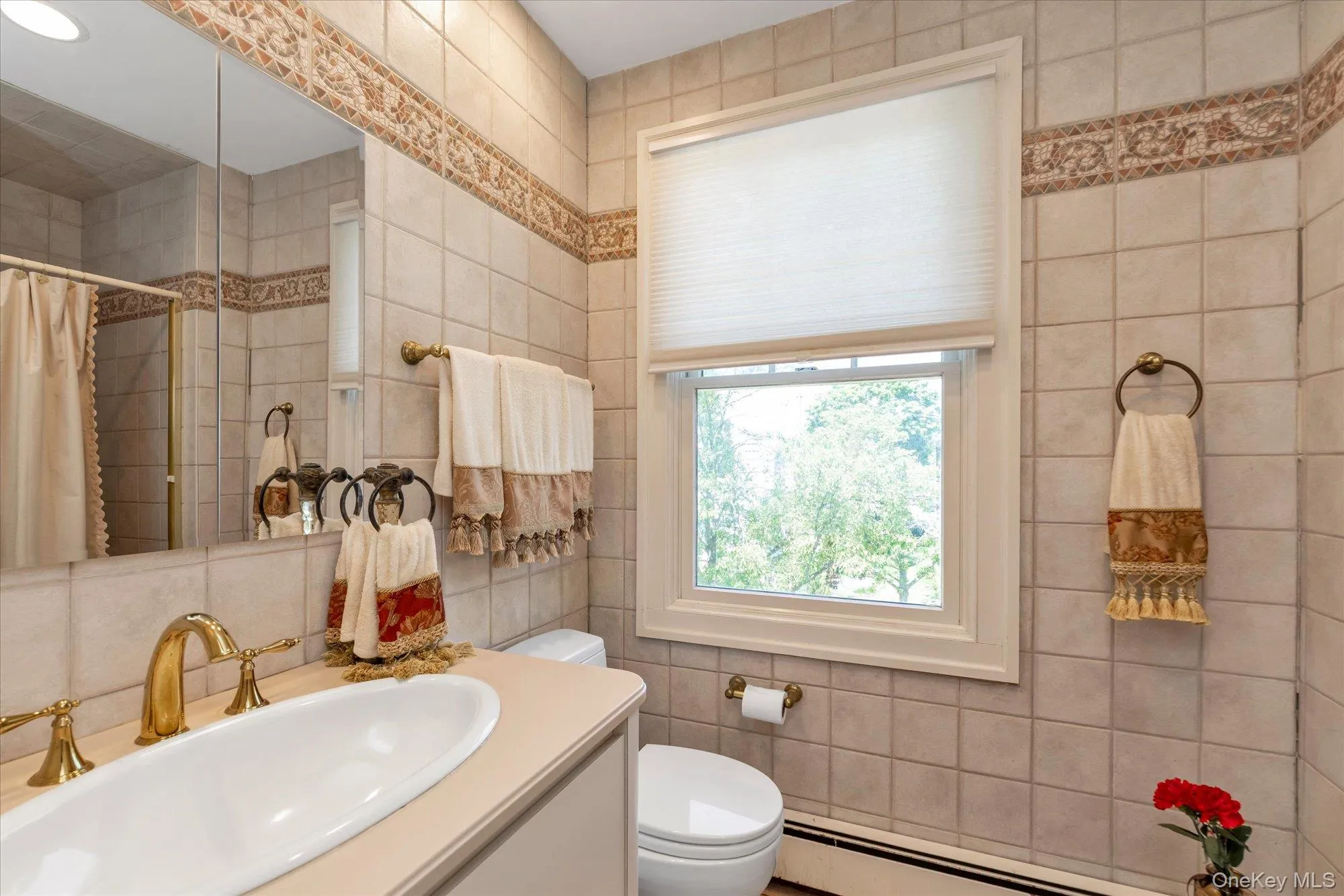 Oversized Full Bathroom 2nd Floor Oversized Full Bathroom 2nd Floor