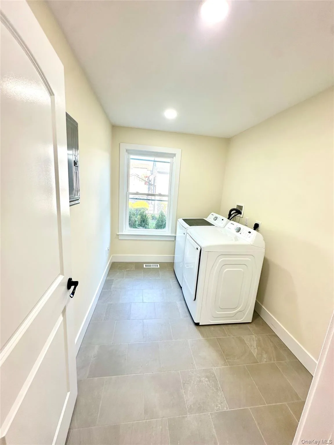219 Second floor Mile Square Road, Yonkers, NY, 3 Bedrooms Bedrooms, 9 Rooms Rooms,2 BathroomsBathrooms,Residential Lease,For Rent,Mile Square,0,993864 219 Second floor Mile Square Road, Yonkers, NY, 3 Bedrooms Bedrooms, 9 Rooms Rooms,2 BathroomsBathrooms,Residential Lease,For Rent,Mile Square,0,993864