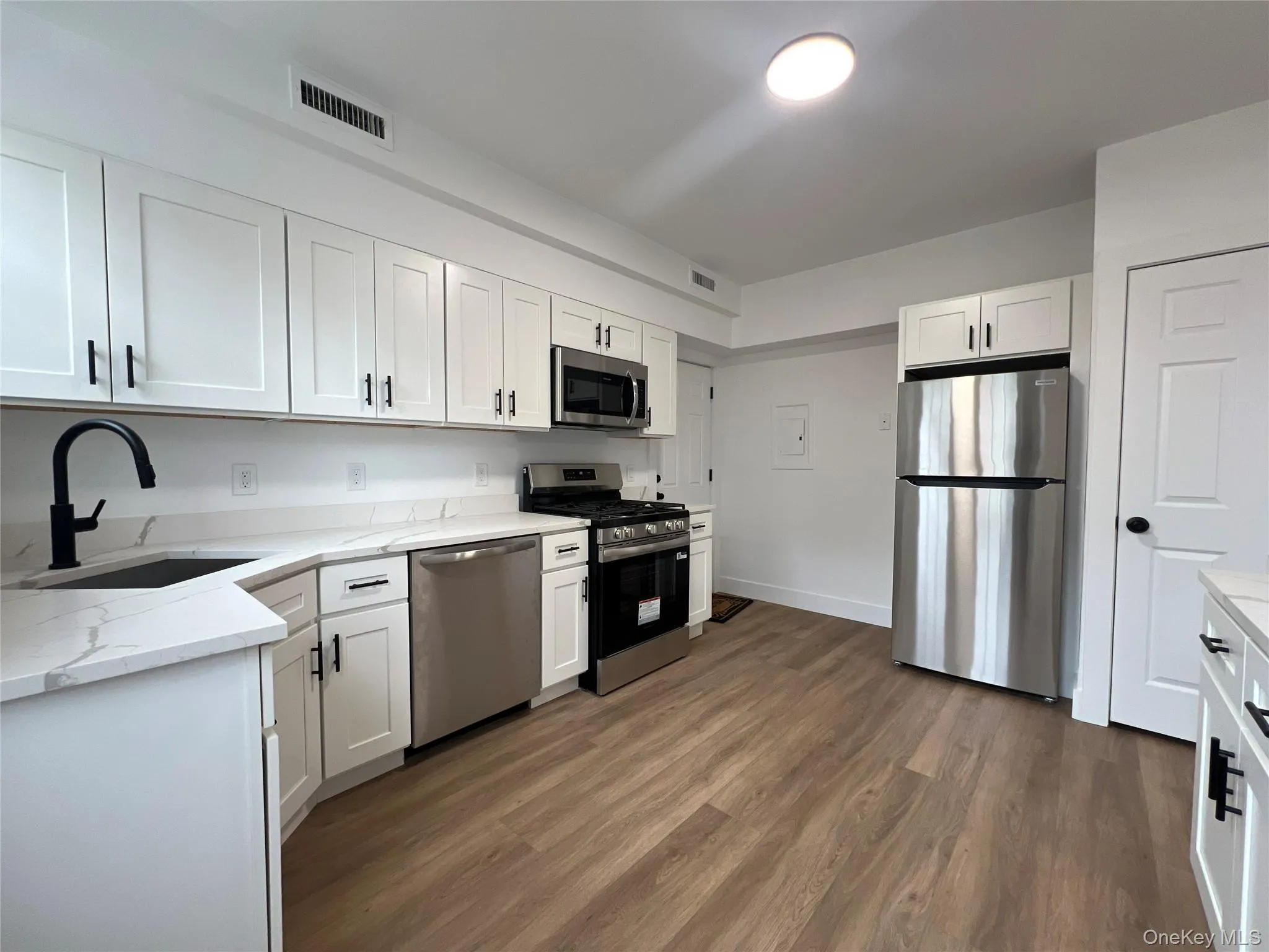 27-29 Purchase Street, Rye City, NY, 3 Bedrooms Bedrooms, 6 Rooms Rooms,1 BathroomBathrooms,Residential Lease,For Rent,Purchase,0,993867 27-29 Purchase Street, Rye City, NY, 3 Bedrooms Bedrooms, 6 Rooms Rooms,1 BathroomBathrooms,Residential Lease,For Rent,Purchase,0,993867