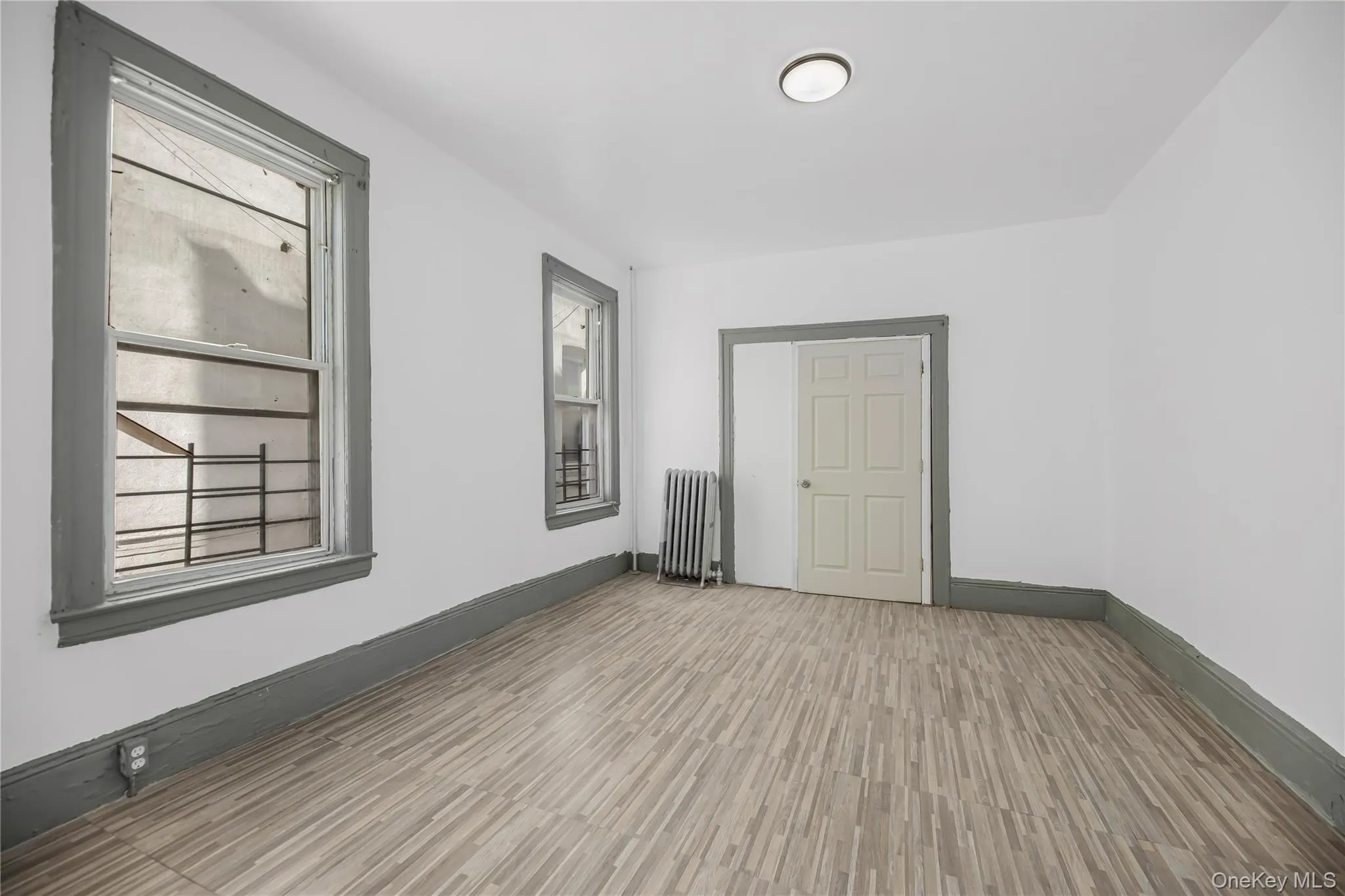 1260 Evergreen Avenue, New York, NY, 3 Bedrooms Bedrooms, 7 Rooms Rooms,1 BathroomBathrooms,Residential Lease,For Rent,Evergreen,0,993875 1260 Evergreen Avenue, New York, NY, 3 Bedrooms Bedrooms, 7 Rooms Rooms,1 BathroomBathrooms,Residential Lease,For Rent,Evergreen,0,993875