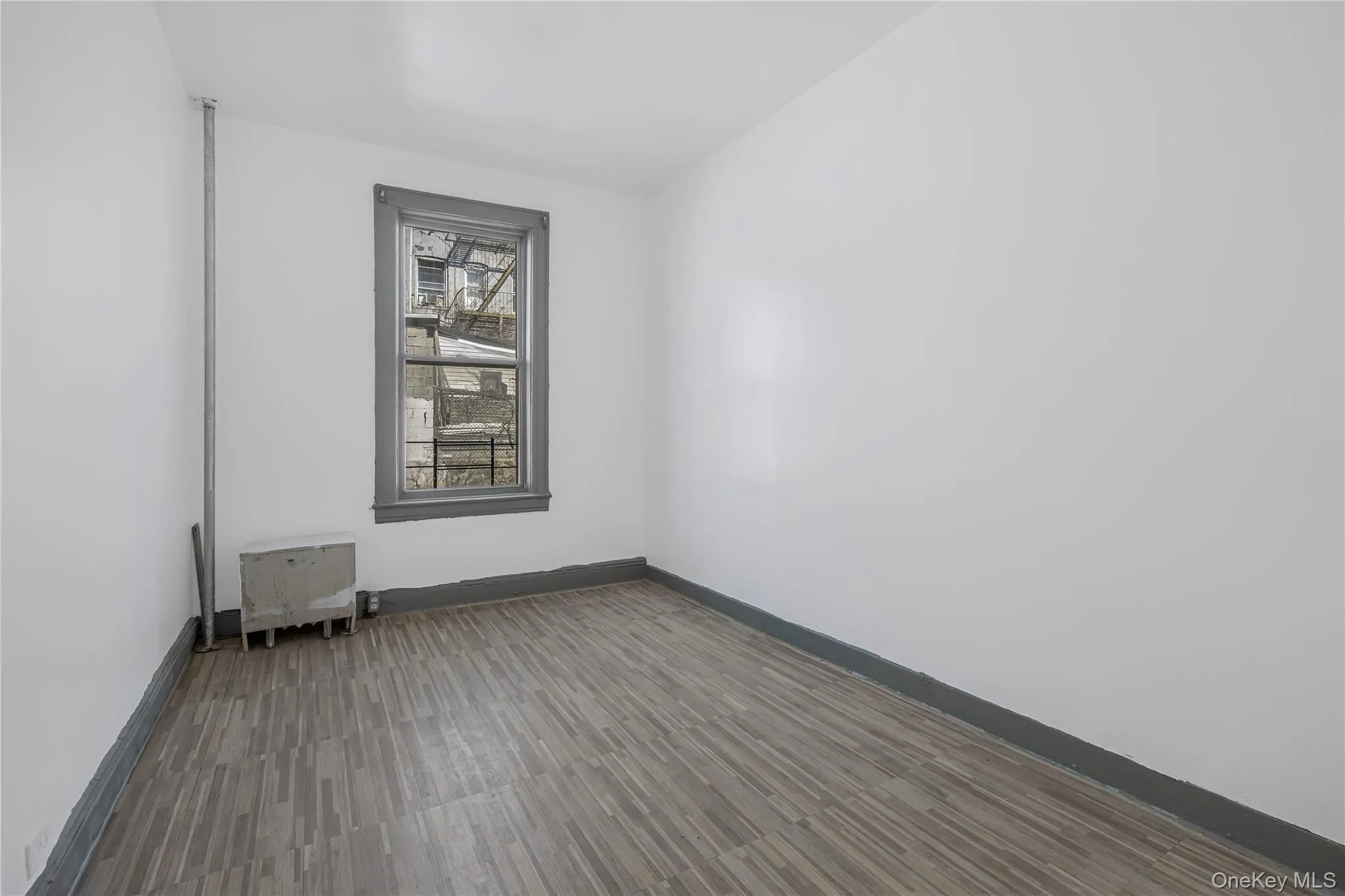 1260 Evergreen Avenue, New York, NY, 3 Bedrooms Bedrooms, 7 Rooms Rooms,1 BathroomBathrooms,Residential Lease,For Rent,Evergreen,0,993875 1260 Evergreen Avenue, New York, NY, 3 Bedrooms Bedrooms, 7 Rooms Rooms,1 BathroomBathrooms,Residential Lease,For Rent,Evergreen,0,993875