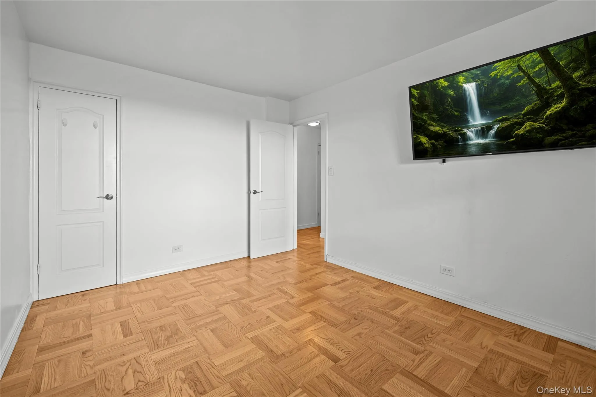 Spacious 2nd bedroom with generous closet space. Spacious 2nd bedroom with generous closet space.