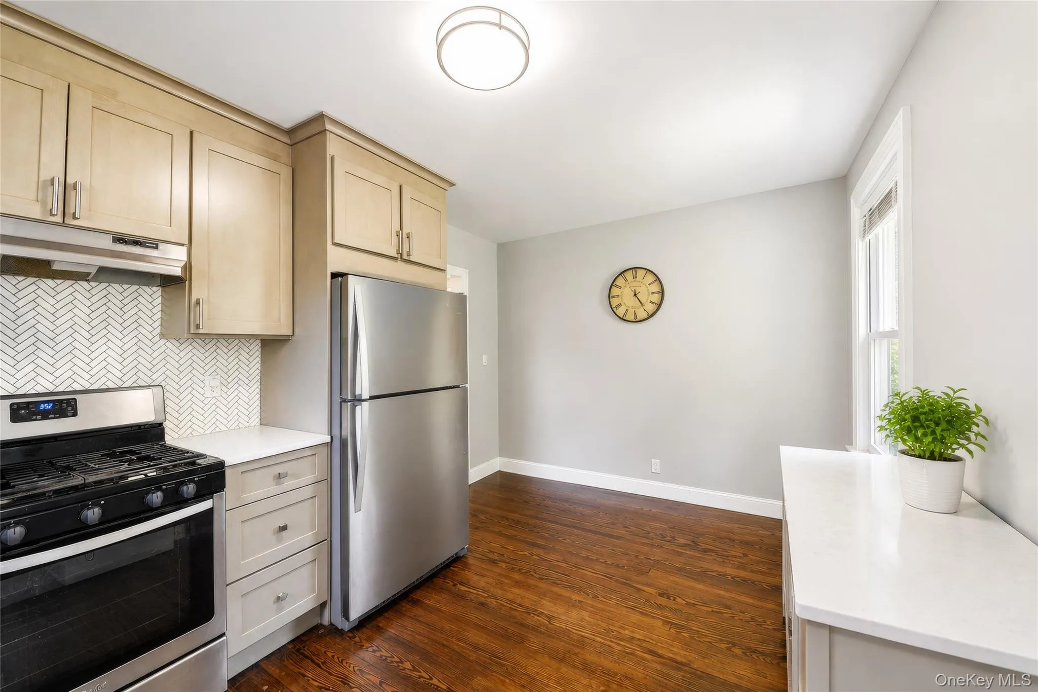 137 Morsemere Terrace, Yonkers, NY, 2 Bedrooms Bedrooms, 5 Rooms Rooms,1 BathroomBathrooms,Residential Lease,For Rent,Morsemere,0,993909 137 Morsemere Terrace, Yonkers, NY, 2 Bedrooms Bedrooms, 5 Rooms Rooms,1 BathroomBathrooms,Residential Lease,For Rent,Morsemere,0,993909