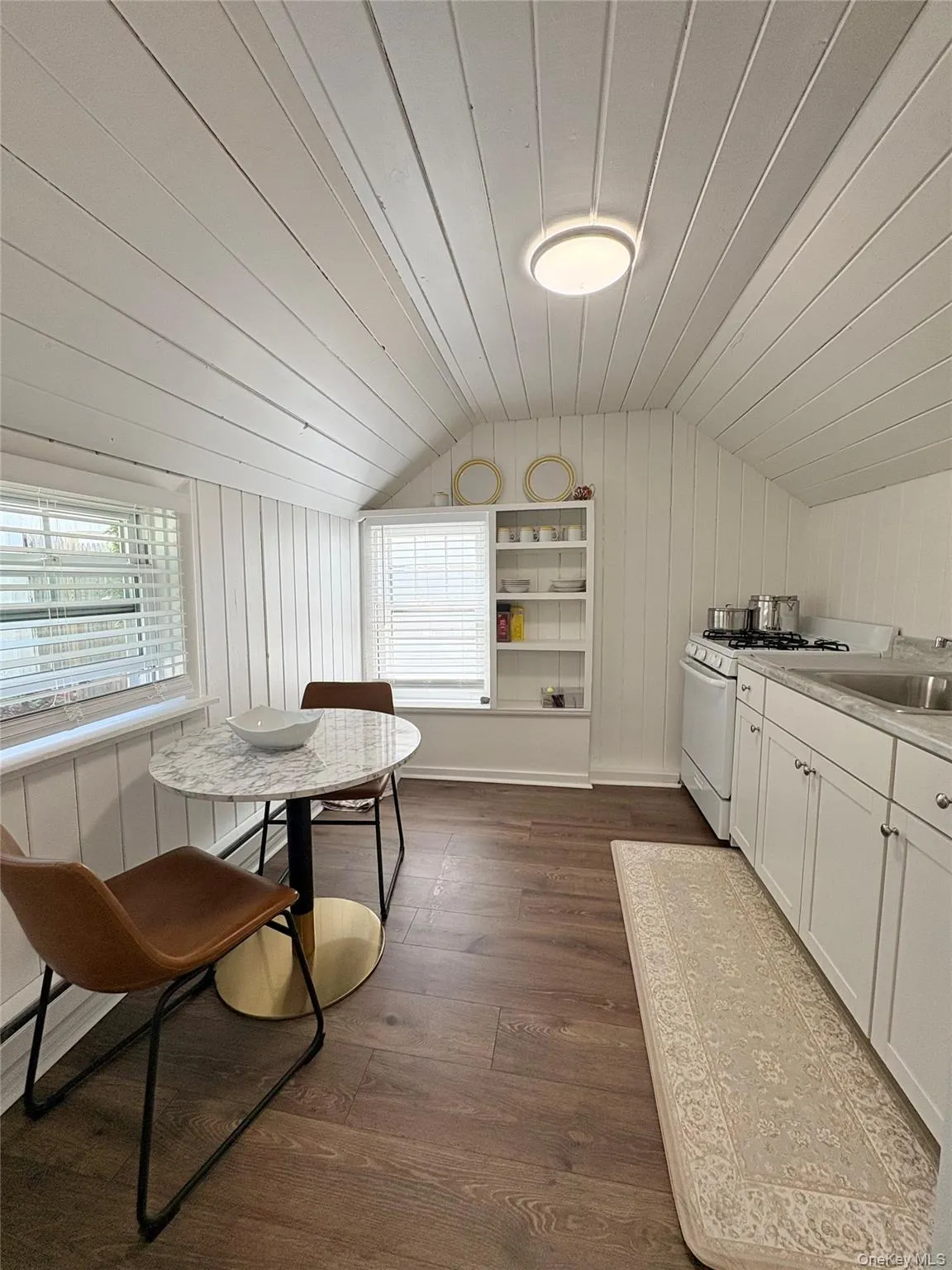 134B Montauk Highway, Southampton, NY, 1 Bedroom Bedrooms, 3 Rooms Rooms,1 BathroomBathrooms,Residential Lease,For Rent,Montauk,0,993910 134B Montauk Highway, Southampton, NY, 1 Bedroom Bedrooms, 3 Rooms Rooms,1 BathroomBathrooms,Residential Lease,For Rent,Montauk,0,993910