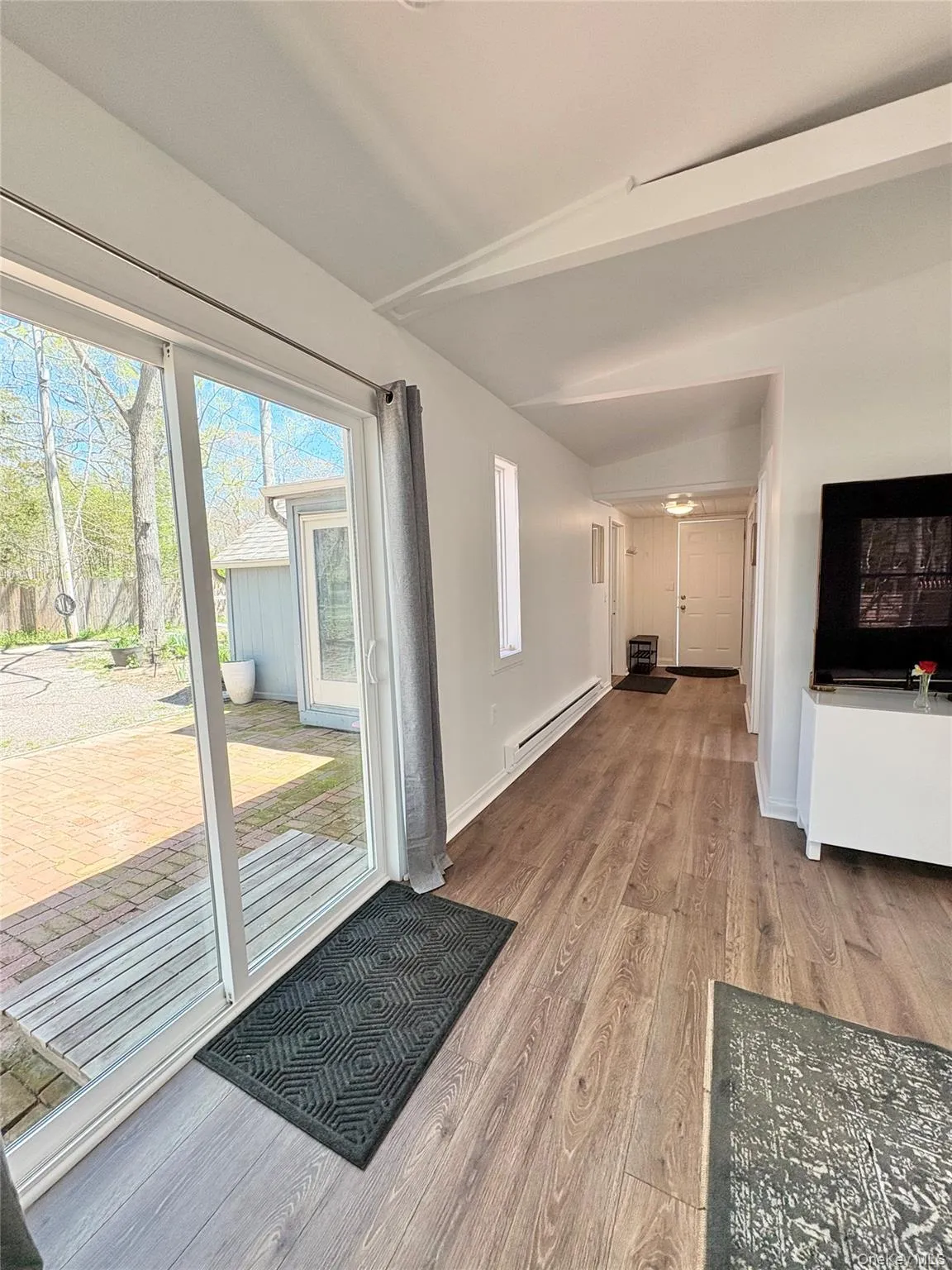 134B Montauk Highway, Southampton, NY, 1 Bedroom Bedrooms, 3 Rooms Rooms,1 BathroomBathrooms,Residential Lease,For Rent,Montauk,0,993910 134B Montauk Highway, Southampton, NY, 1 Bedroom Bedrooms, 3 Rooms Rooms,1 BathroomBathrooms,Residential Lease,For Rent,Montauk,0,993910