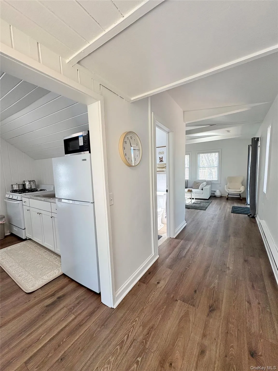 134B Montauk Highway, Southampton, NY, 1 Bedroom Bedrooms, 3 Rooms Rooms,1 BathroomBathrooms,Residential Lease,For Rent,Montauk,0,993910 134B Montauk Highway, Southampton, NY, 1 Bedroom Bedrooms, 3 Rooms Rooms,1 BathroomBathrooms,Residential Lease,For Rent,Montauk,0,993910