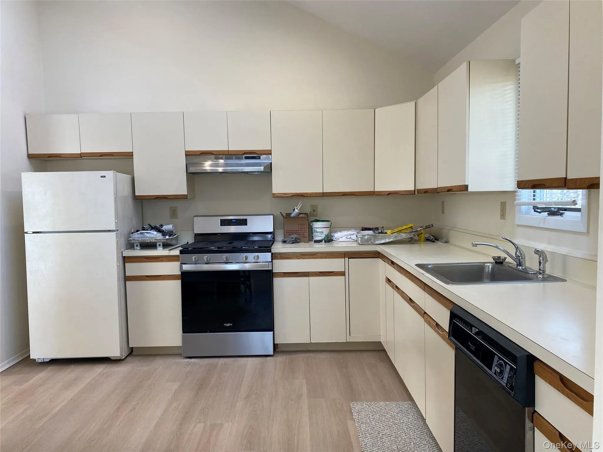 11 Claire Court, Babylon, NY, 3 Bedrooms Bedrooms, 8 Rooms Rooms,2 BathroomsBathrooms,Residential Lease,For Rent,Claire,0,993919 11 Claire Court, Babylon, NY, 3 Bedrooms Bedrooms, 8 Rooms Rooms,2 BathroomsBathrooms,Residential Lease,For Rent,Claire,0,993919