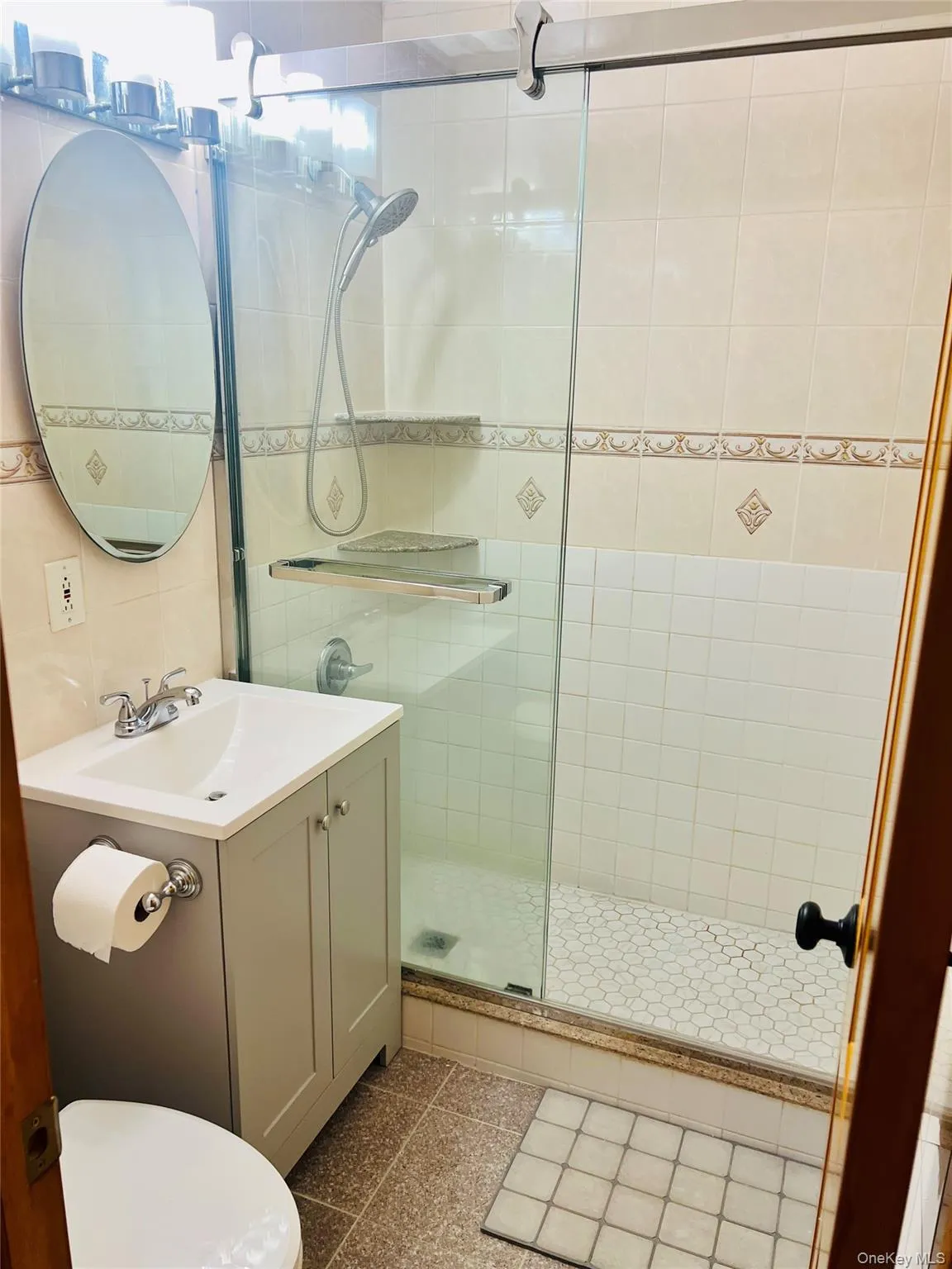 240-41 68th Avenue, New York, NY, 2 Bedrooms Bedrooms, 4 Rooms Rooms,1 BathroomBathrooms,Residential Lease,For Rent,68th,0,993921 240-41 68th Avenue, New York, NY, 2 Bedrooms Bedrooms, 4 Rooms Rooms,1 BathroomBathrooms,Residential Lease,For Rent,68th,0,993921