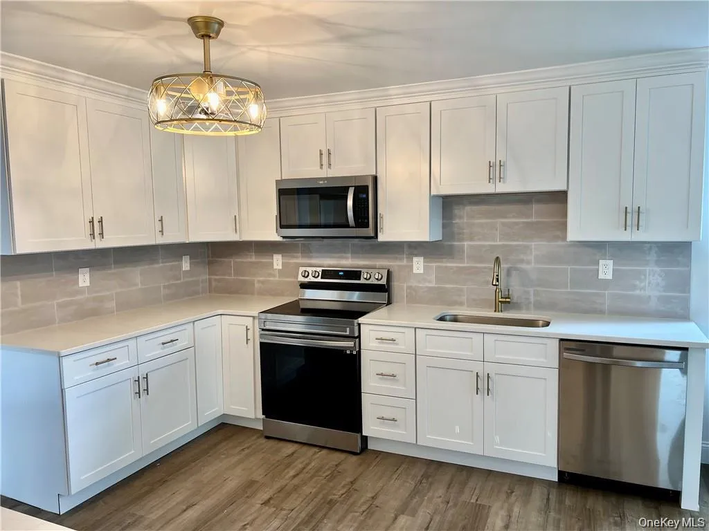 18 Chadeayne Avenue, Cornwall, NY, 3 Bedrooms Bedrooms, 7 Rooms Rooms,2 BathroomsBathrooms,Residential Lease,For Rent,Chadeayne,0,993924 18 Chadeayne Avenue, Cornwall, NY, 3 Bedrooms Bedrooms, 7 Rooms Rooms,2 BathroomsBathrooms,Residential Lease,For Rent,Chadeayne,0,993924