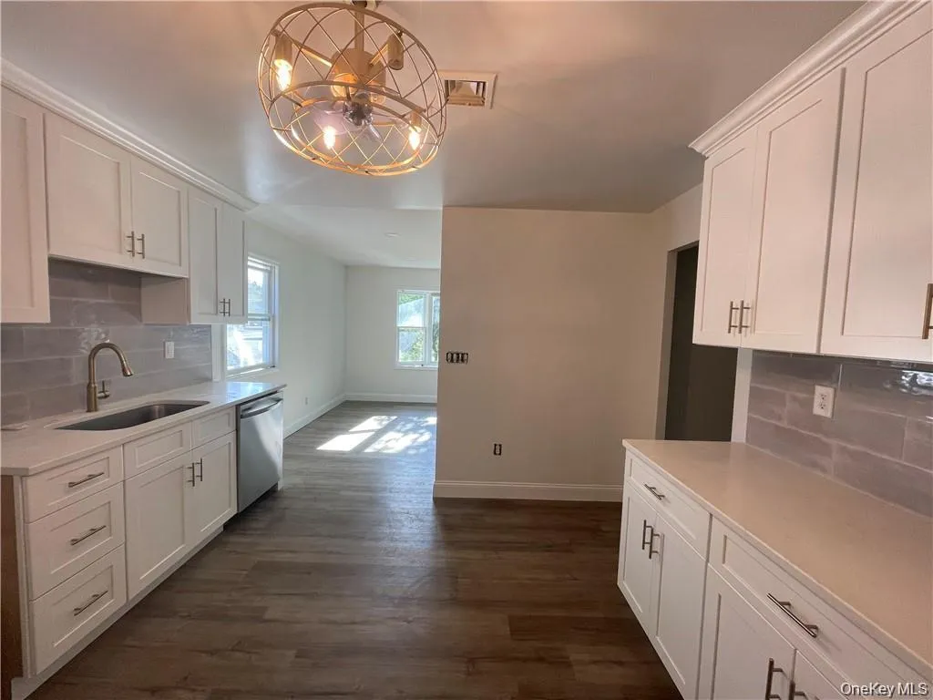 18 Chadeayne Avenue, Cornwall, NY, 3 Bedrooms Bedrooms, 7 Rooms Rooms,2 BathroomsBathrooms,Residential Lease,For Rent,Chadeayne,0,993924 18 Chadeayne Avenue, Cornwall, NY, 3 Bedrooms Bedrooms, 7 Rooms Rooms,2 BathroomsBathrooms,Residential Lease,For Rent,Chadeayne,0,993924
