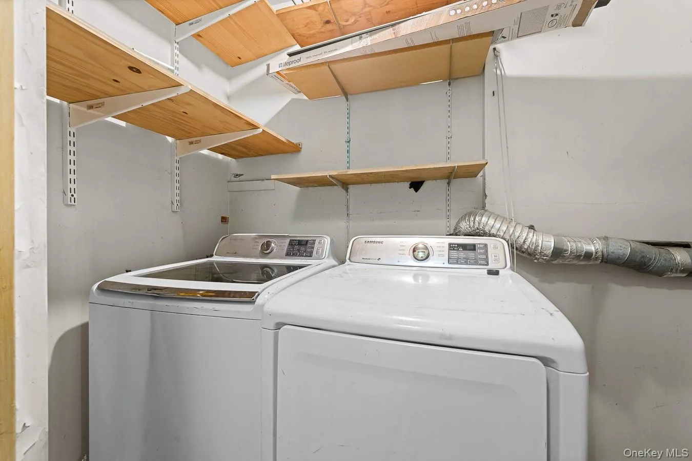 6916 Eliot Avenue, New York, NY, 3 Bedrooms Bedrooms, 8 Rooms Rooms,1 BathroomBathrooms,Residential Lease,For Rent,Eliot,0,993932 6916 Eliot Avenue, New York, NY, 3 Bedrooms Bedrooms, 8 Rooms Rooms,1 BathroomBathrooms,Residential Lease,For Rent,Eliot,0,993932