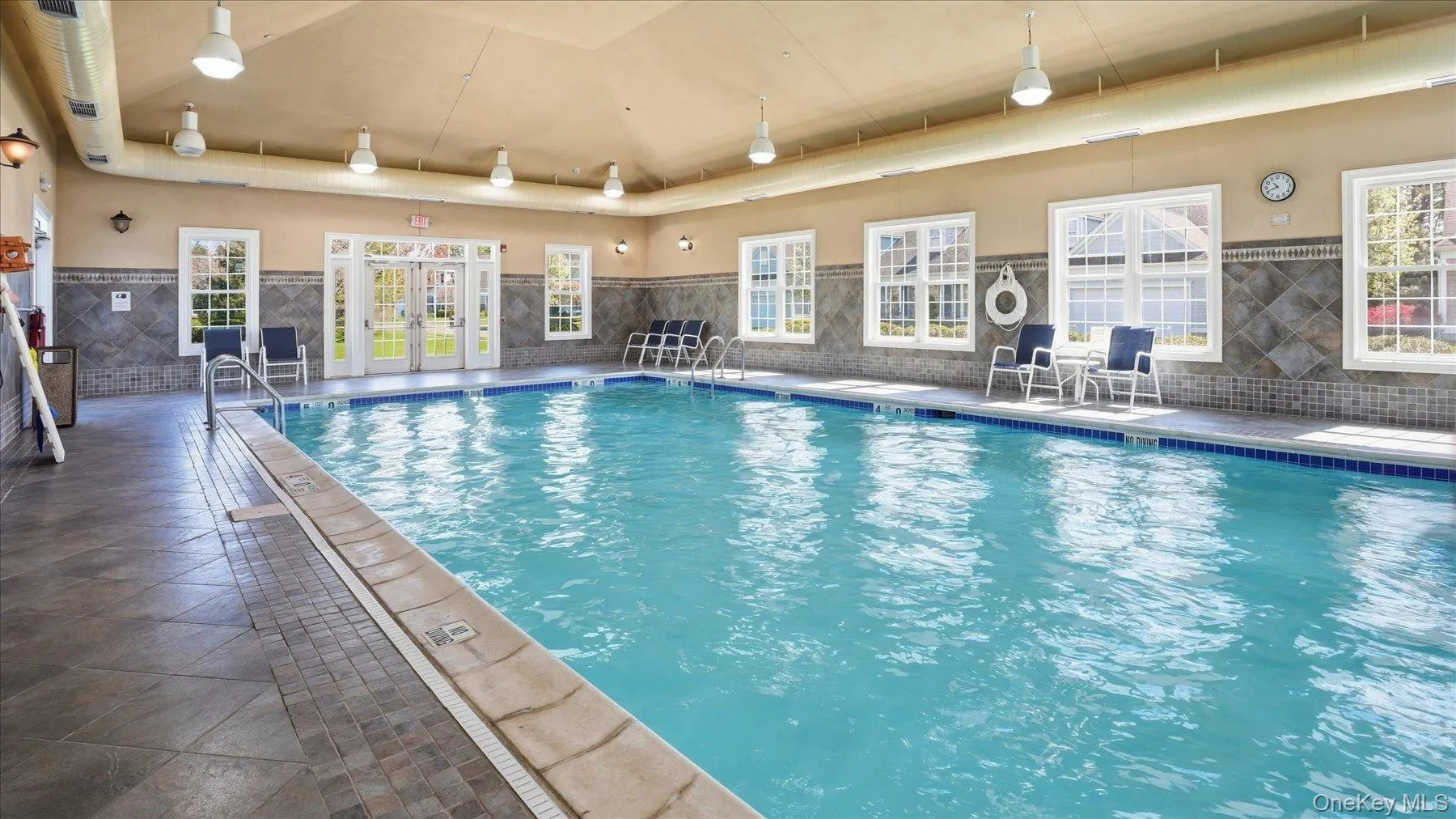 Heated Indoor with Jacuzzi Heated Indoor with Jacuzzi