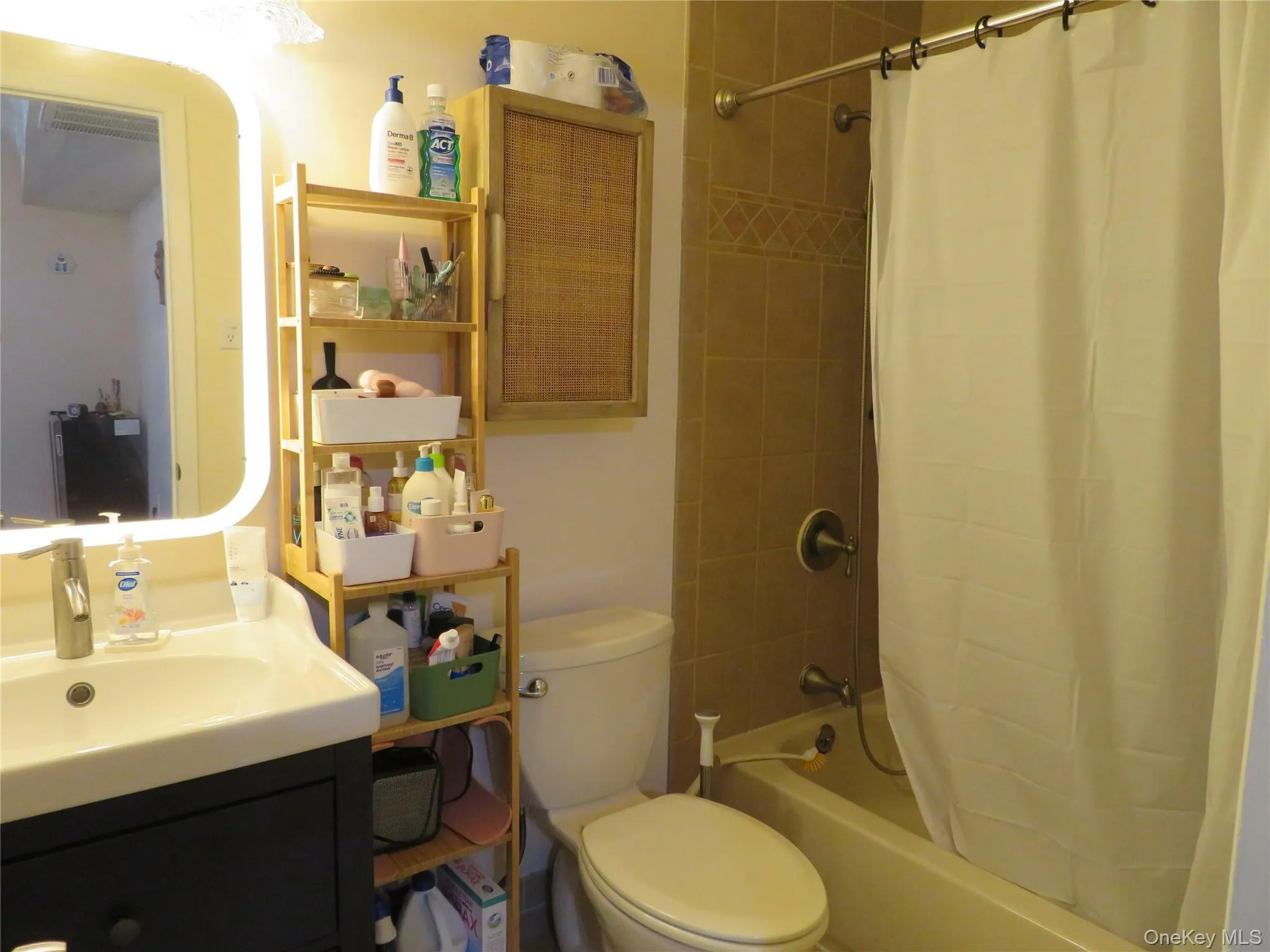 129 Bailey Court, Brookhaven, NY, 1 Bedroom Bedrooms, 4 Rooms Rooms,1 BathroomBathrooms,Residential,For Rent,Bailey,0,993971 129 Bailey Court, Brookhaven, NY, 1 Bedroom Bedrooms, 4 Rooms Rooms,1 BathroomBathrooms,Residential,For Rent,Bailey,0,993971