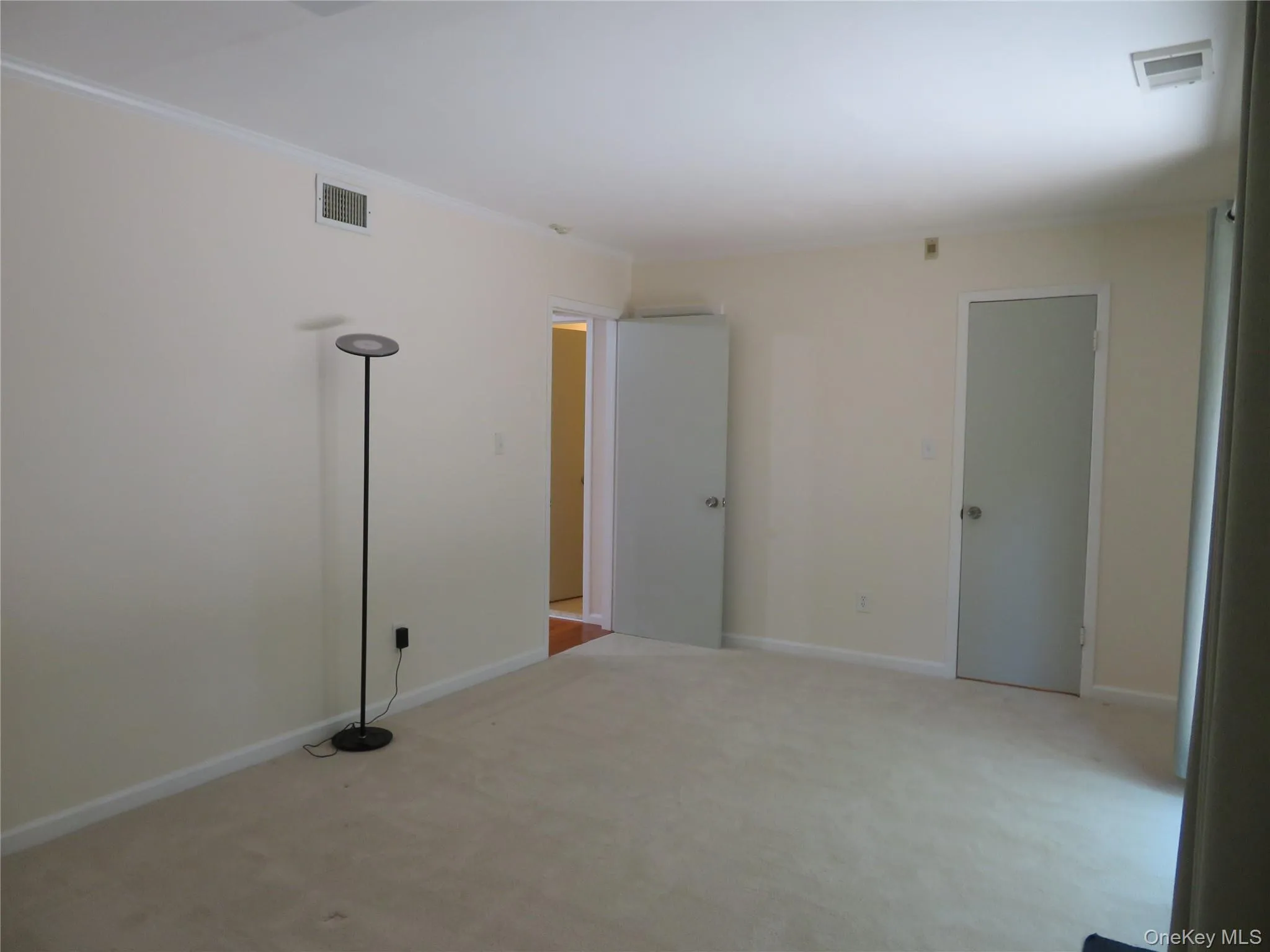 129 Bailey Court, Brookhaven, NY, 1 Bedroom Bedrooms, 4 Rooms Rooms,1 BathroomBathrooms,Residential,For Rent,Bailey,0,KEY993971 129 Bailey Court, Brookhaven, NY, 1 Bedroom Bedrooms, 4 Rooms Rooms,1 BathroomBathrooms,Residential,For Rent,Bailey,0,KEY993971
