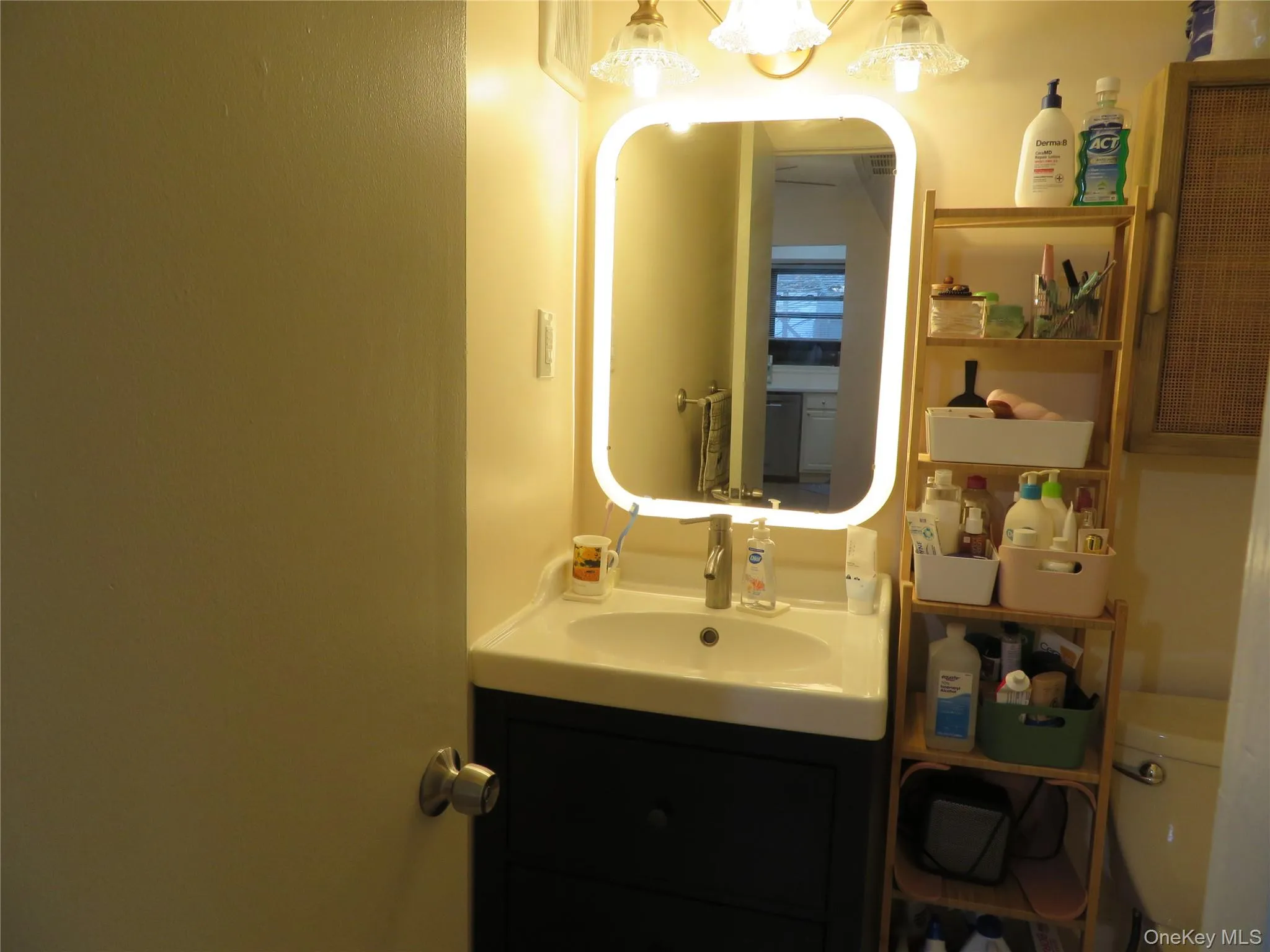 129 Bailey Court, Brookhaven, NY, 1 Bedroom Bedrooms, 4 Rooms Rooms,1 BathroomBathrooms,Residential,For Rent,Bailey,0,993971 129 Bailey Court, Brookhaven, NY, 1 Bedroom Bedrooms, 4 Rooms Rooms,1 BathroomBathrooms,Residential,For Rent,Bailey,0,993971