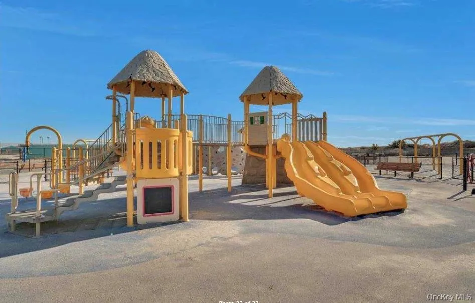 821 Channel Road, Hempstead, NY, 3 Bedrooms Bedrooms, 7 Rooms Rooms,2 BathroomsBathrooms,Residential Lease,For Rent,Channel,0,993975 821 Channel Road, Hempstead, NY, 3 Bedrooms Bedrooms, 7 Rooms Rooms,2 BathroomsBathrooms,Residential Lease,For Rent,Channel,0,993975