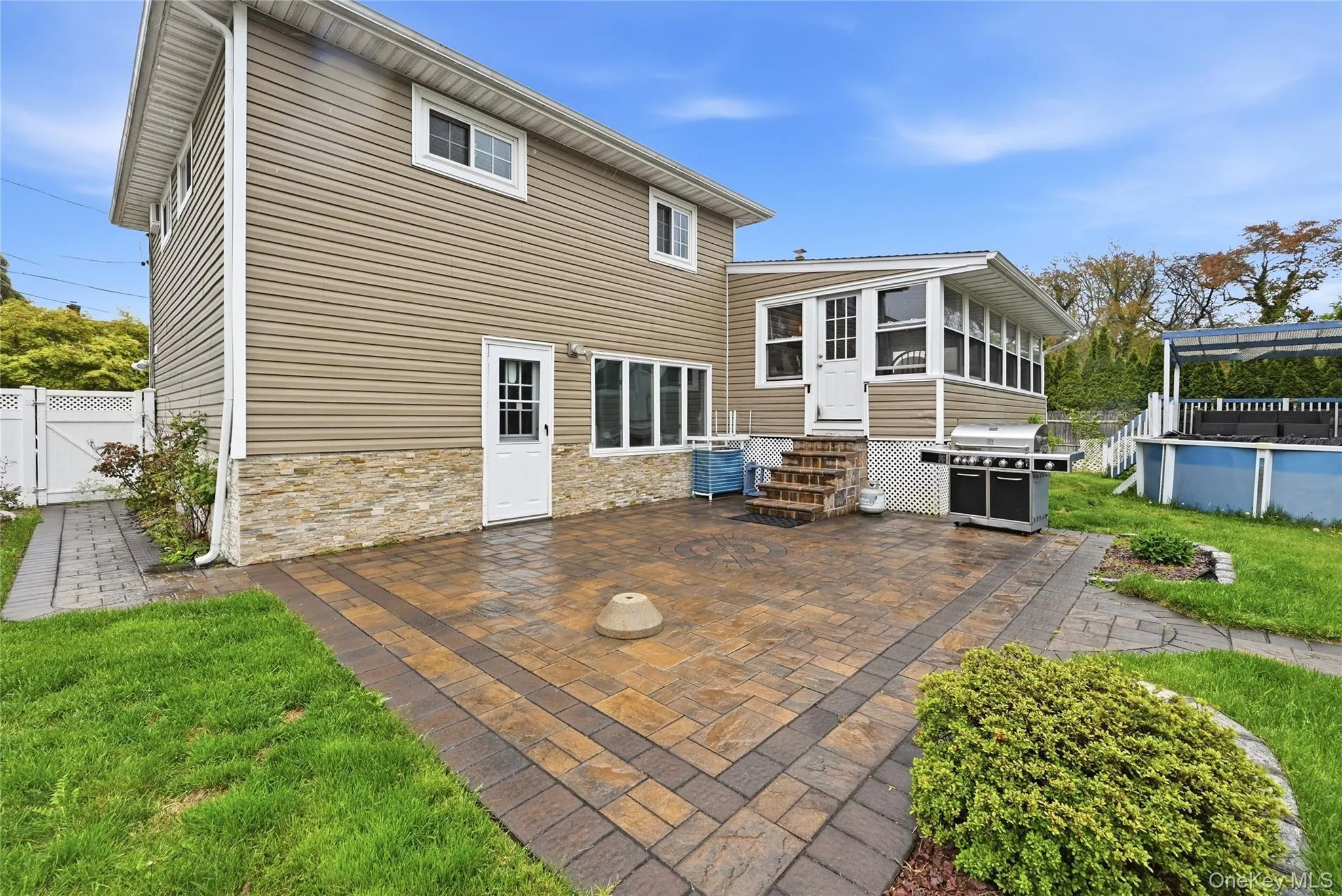 572 Benjamin Road, Babylon, NY, 3 Bedrooms Bedrooms, 8 Rooms Rooms,2 BathroomsBathrooms,Residential,For Rent,Benjamin,0,994003 572 Benjamin Road, Babylon, NY, 3 Bedrooms Bedrooms, 8 Rooms Rooms,2 BathroomsBathrooms,Residential,For Rent,Benjamin,0,994003
