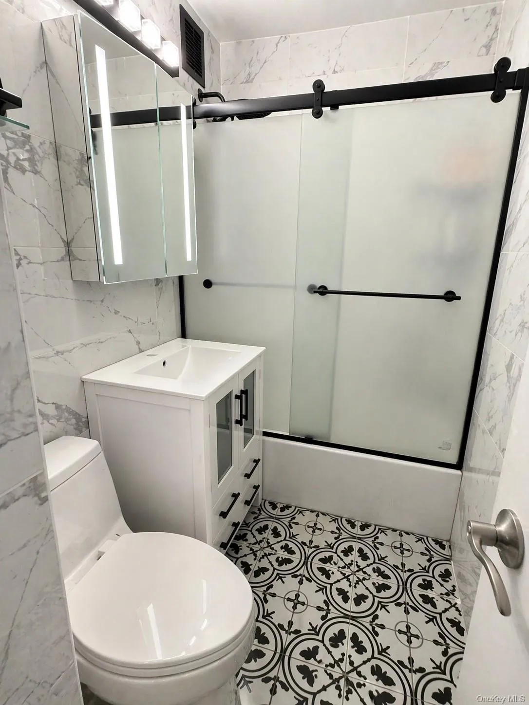 98-34 63rd Drive, New York, NY, 1 Bedroom Bedrooms, 3 Rooms Rooms,1 BathroomBathrooms,Residential Lease,For Rent,63rd,0,994013 98-34 63rd Drive, New York, NY, 1 Bedroom Bedrooms, 3 Rooms Rooms,1 BathroomBathrooms,Residential Lease,For Rent,63rd,0,994013