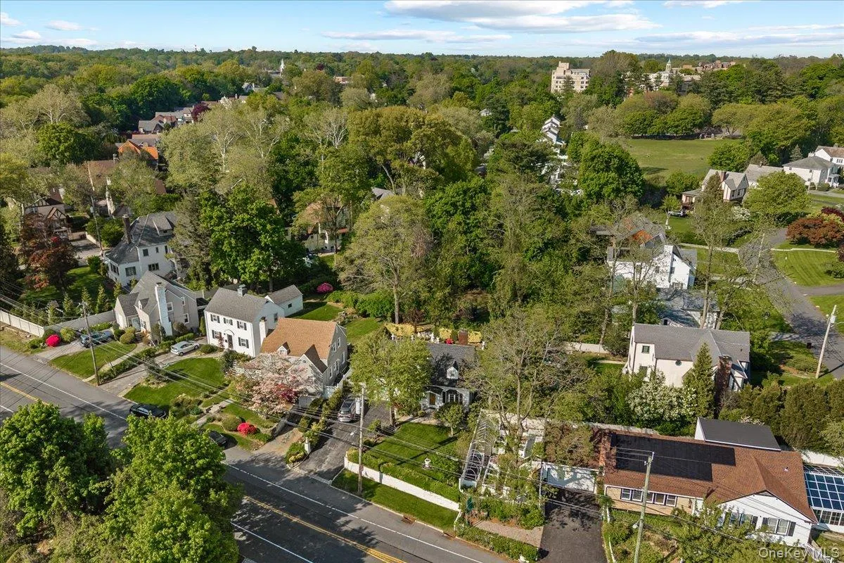 1161 Webster Avenue, New Rochelle, NY, 3 Bedrooms Bedrooms, 6 Rooms Rooms,1 BathroomBathrooms,Residential,For Rent,Webster,0,994014 1161 Webster Avenue, New Rochelle, NY, 3 Bedrooms Bedrooms, 6 Rooms Rooms,1 BathroomBathrooms,Residential,For Rent,Webster,0,994014
