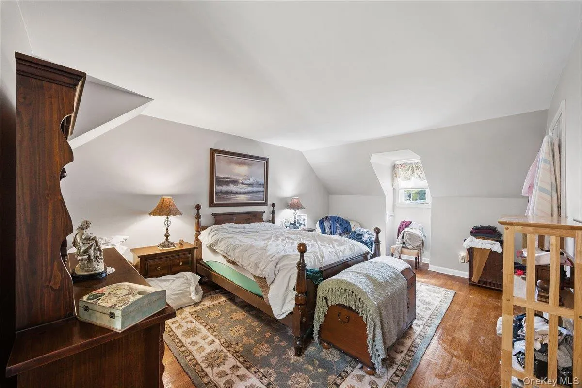 1161 Webster Avenue, New Rochelle, NY, 3 Bedrooms Bedrooms, 6 Rooms Rooms,1 BathroomBathrooms,Residential,For Rent,Webster,0,994014 1161 Webster Avenue, New Rochelle, NY, 3 Bedrooms Bedrooms, 6 Rooms Rooms,1 BathroomBathrooms,Residential,For Rent,Webster,0,994014