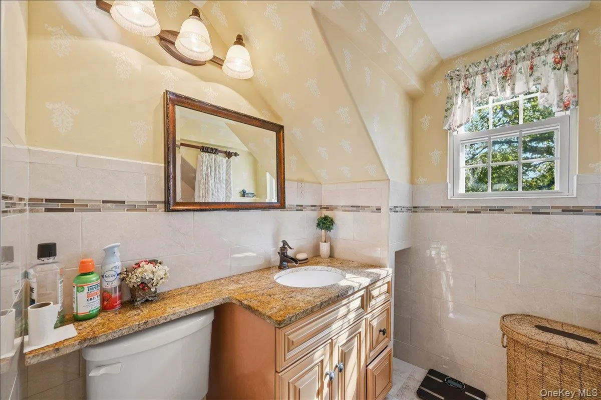 1161 Webster Avenue, New Rochelle, NY, 3 Bedrooms Bedrooms, 6 Rooms Rooms,1 BathroomBathrooms,Residential,For Rent,Webster,0,994014 1161 Webster Avenue, New Rochelle, NY, 3 Bedrooms Bedrooms, 6 Rooms Rooms,1 BathroomBathrooms,Residential,For Rent,Webster,0,994014