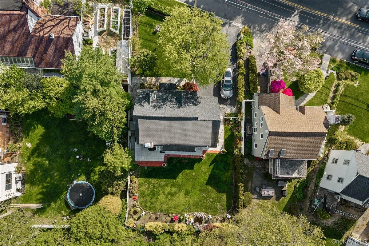 1161 Webster Avenue, New Rochelle, NY, 3 Bedrooms Bedrooms, 6 Rooms Rooms,1 BathroomBathrooms,Residential,For Rent,Webster,0,994014 1161 Webster Avenue, New Rochelle, NY, 3 Bedrooms Bedrooms, 6 Rooms Rooms,1 BathroomBathrooms,Residential,For Rent,Webster,0,994014