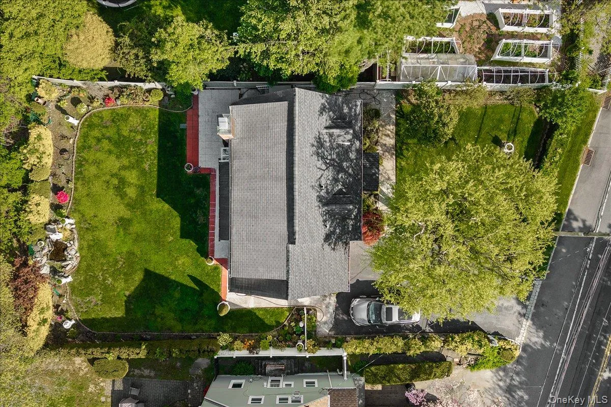 1161 Webster Avenue, New Rochelle, NY, 3 Bedrooms Bedrooms, 6 Rooms Rooms,1 BathroomBathrooms,Residential,For Rent,Webster,0,994014 1161 Webster Avenue, New Rochelle, NY, 3 Bedrooms Bedrooms, 6 Rooms Rooms,1 BathroomBathrooms,Residential,For Rent,Webster,0,994014