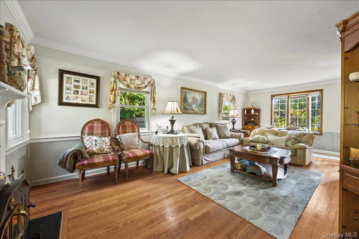 1161 Webster Avenue, New Rochelle, NY, 3 Bedrooms Bedrooms, 6 Rooms Rooms,1 BathroomBathrooms,Residential,For Rent,Webster,0,994014 1161 Webster Avenue, New Rochelle, NY, 3 Bedrooms Bedrooms, 6 Rooms Rooms,1 BathroomBathrooms,Residential,For Rent,Webster,0,994014