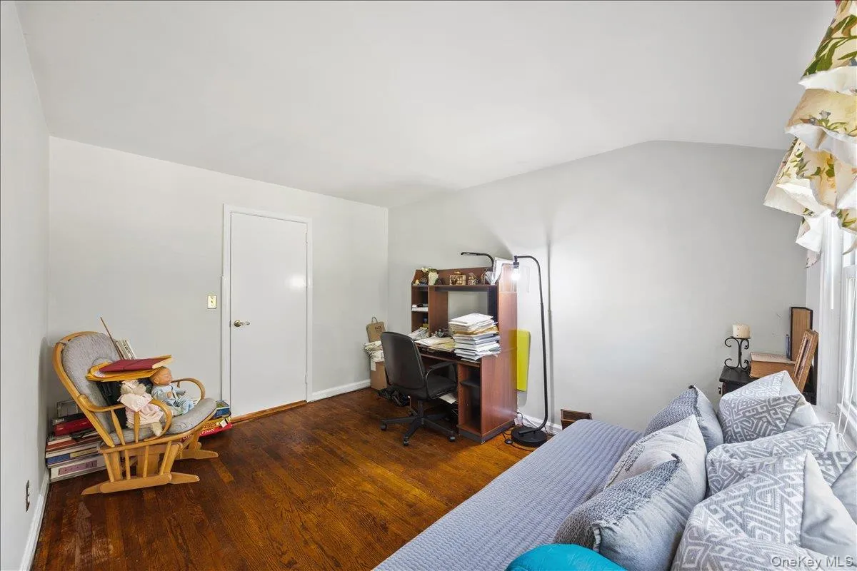 1161 Webster Avenue, New Rochelle, NY, 3 Bedrooms Bedrooms, 6 Rooms Rooms,1 BathroomBathrooms,Residential,For Rent,Webster,0,994014 1161 Webster Avenue, New Rochelle, NY, 3 Bedrooms Bedrooms, 6 Rooms Rooms,1 BathroomBathrooms,Residential,For Rent,Webster,0,994014